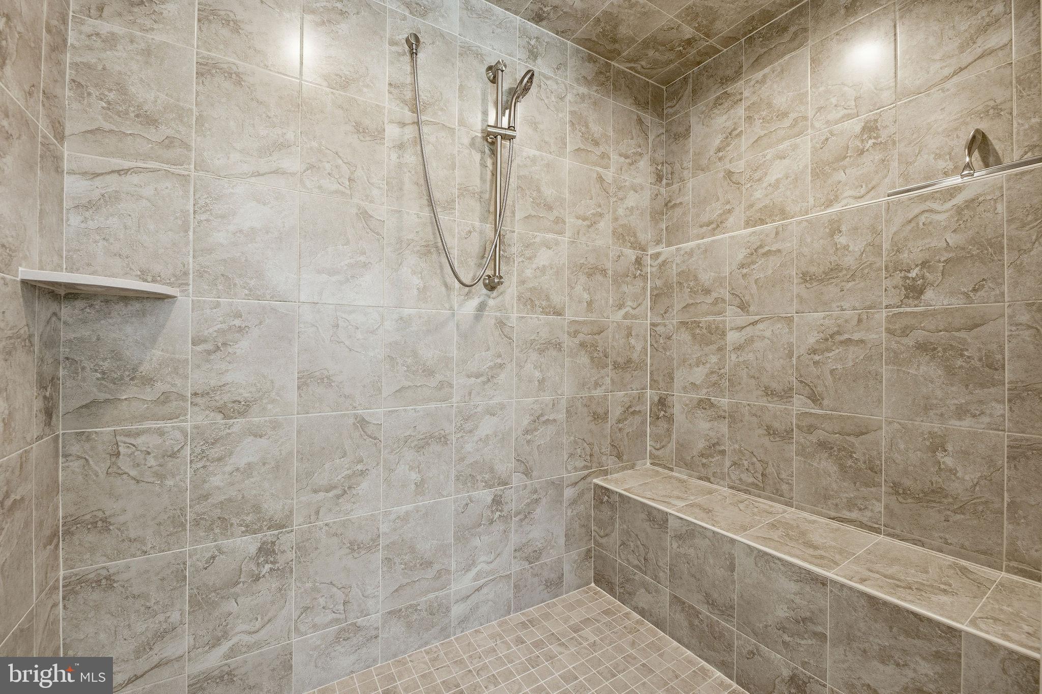 OAKLAND HALL - Residential