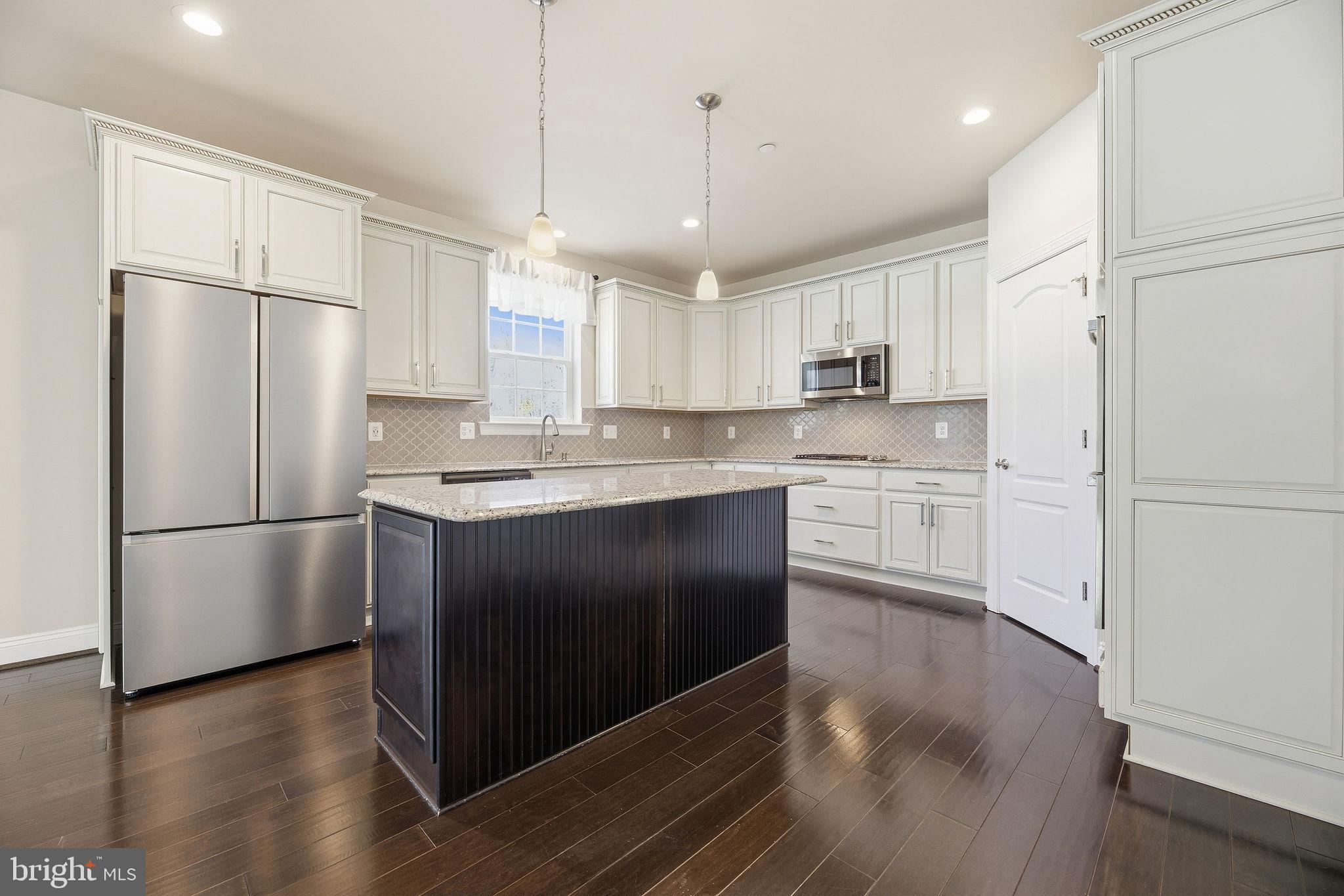 OAKLAND HALL - Residential