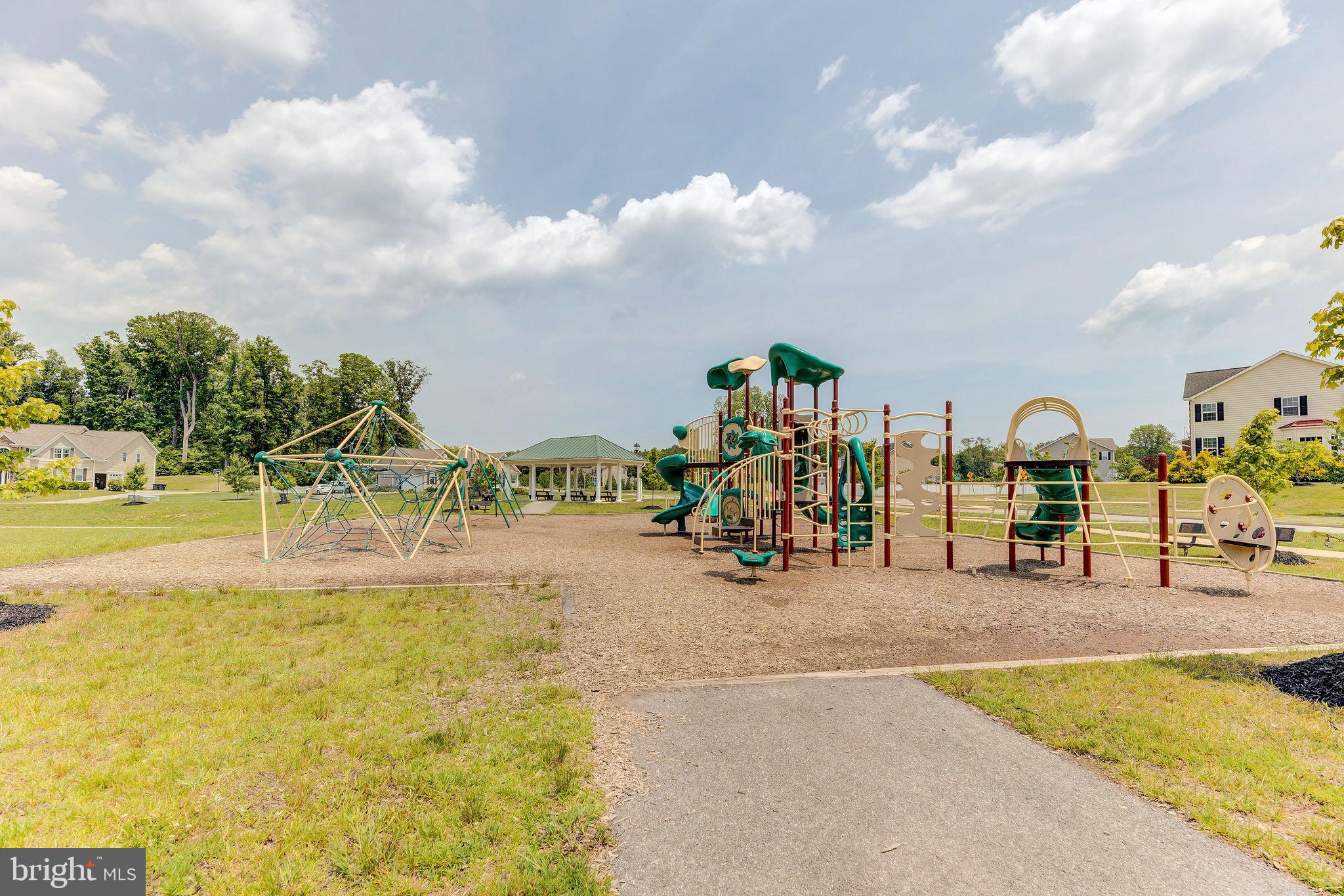 OAKLAND HALL - Residential