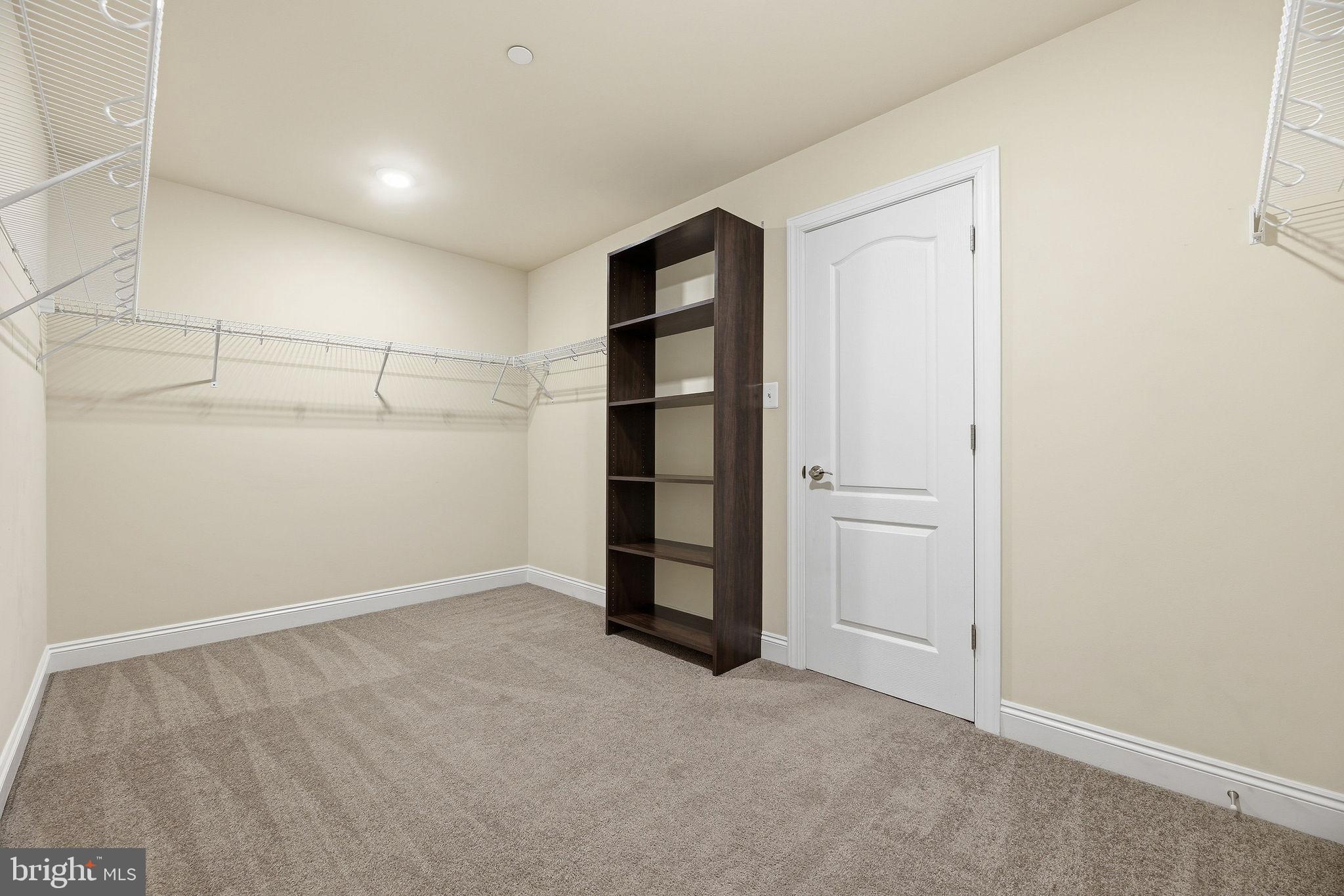 OAKLAND HALL - Residential