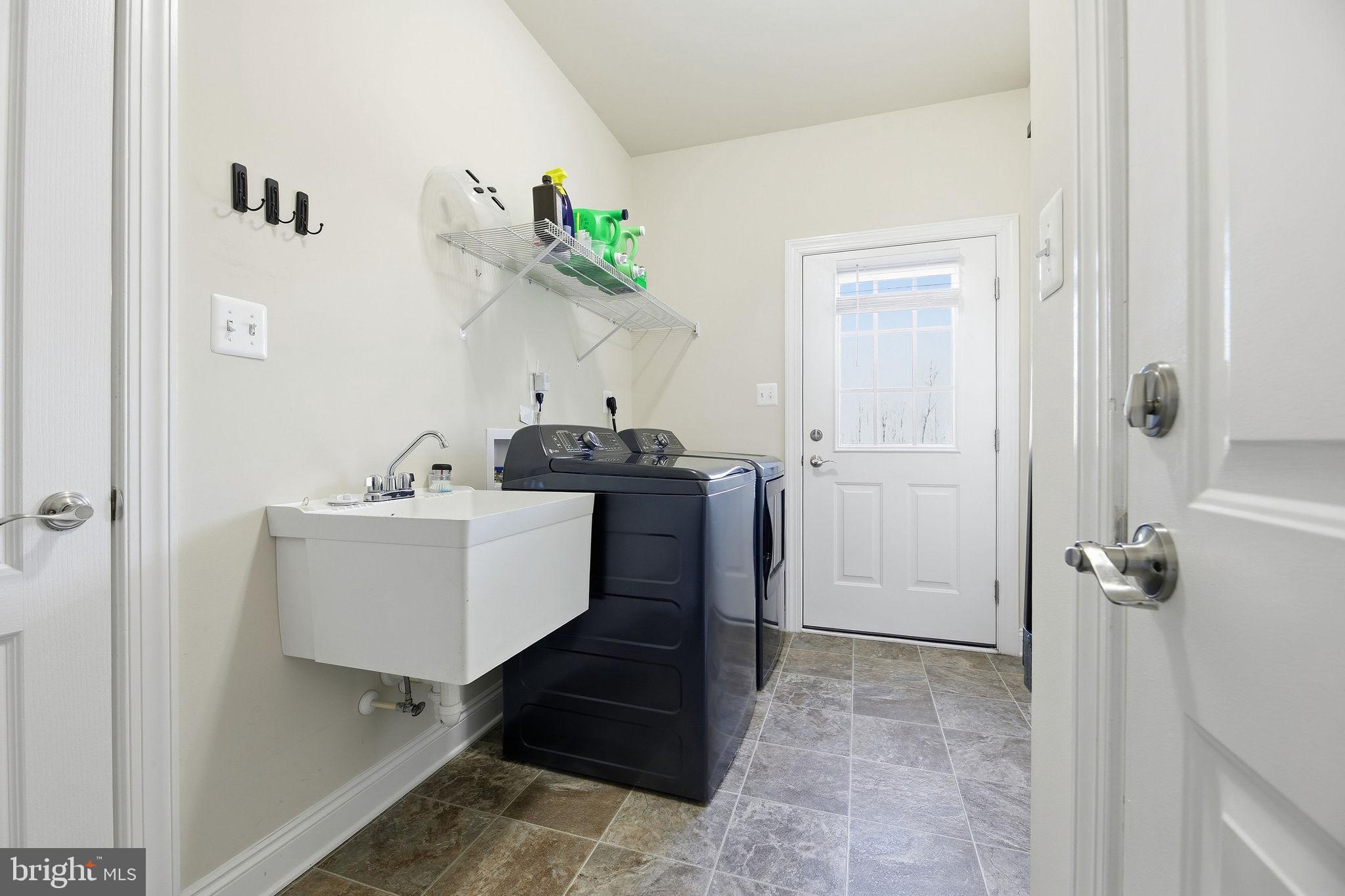 OAKLAND HALL - Residential