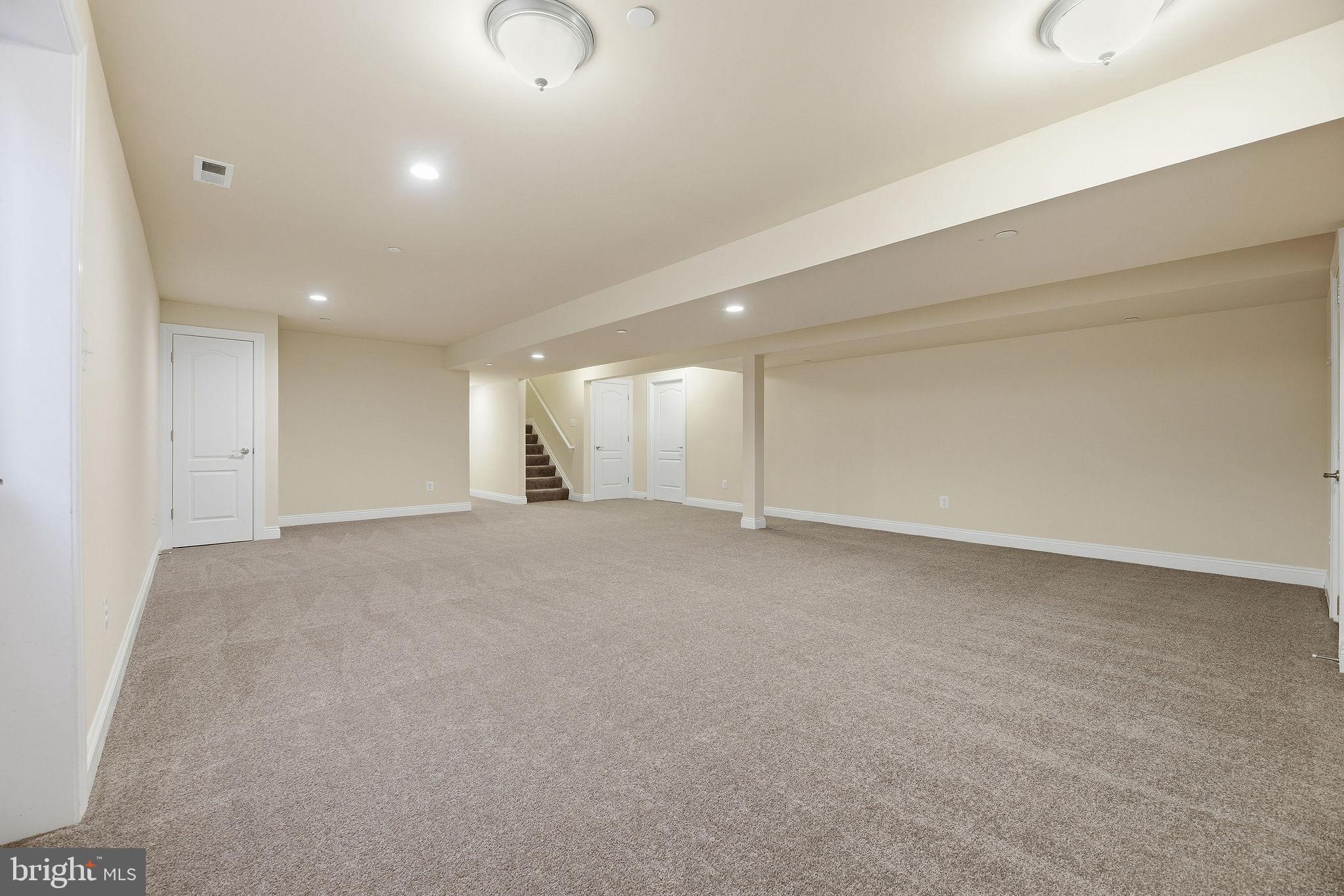 OAKLAND HALL - Residential