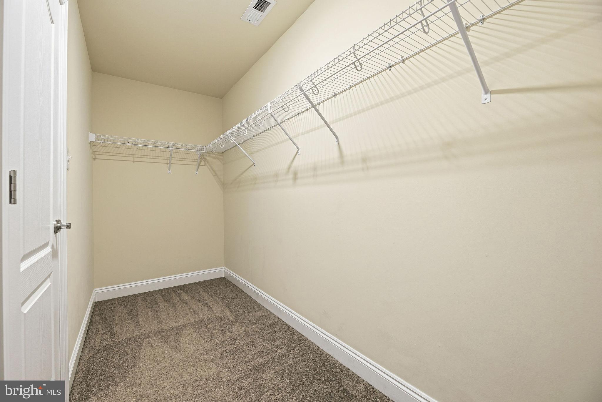 OAKLAND HALL - Residential