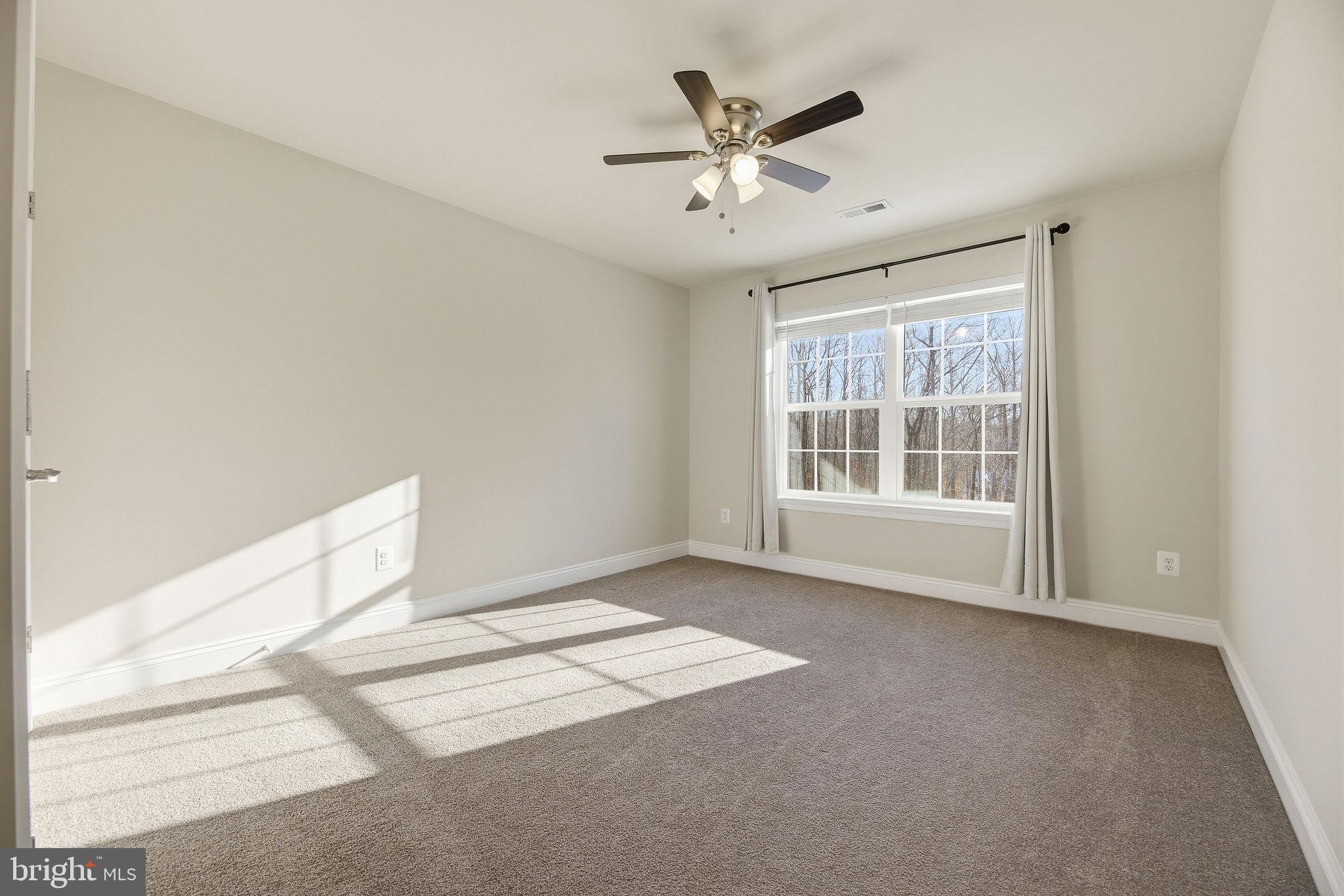 OAKLAND HALL - Residential