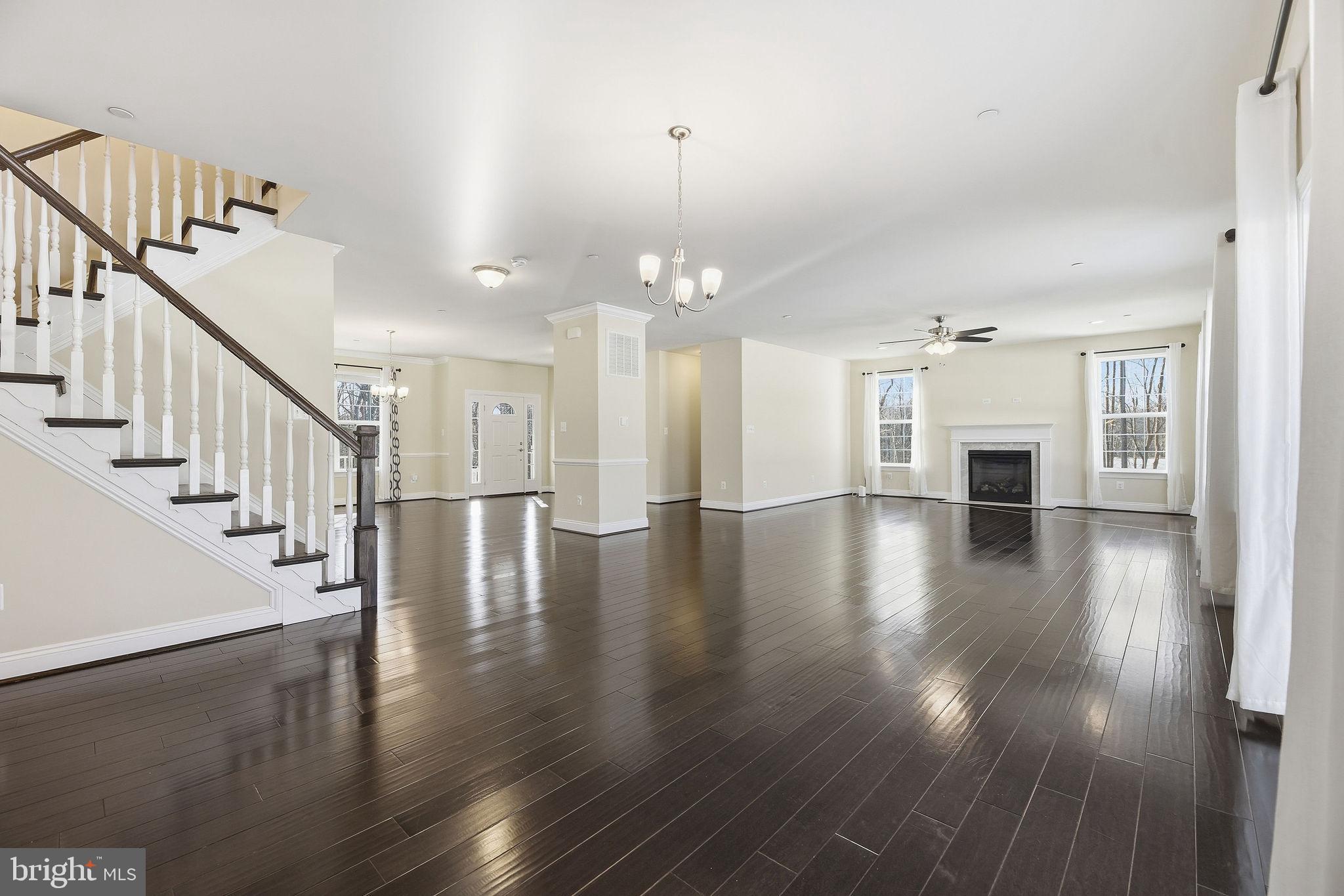 OAKLAND HALL - Residential