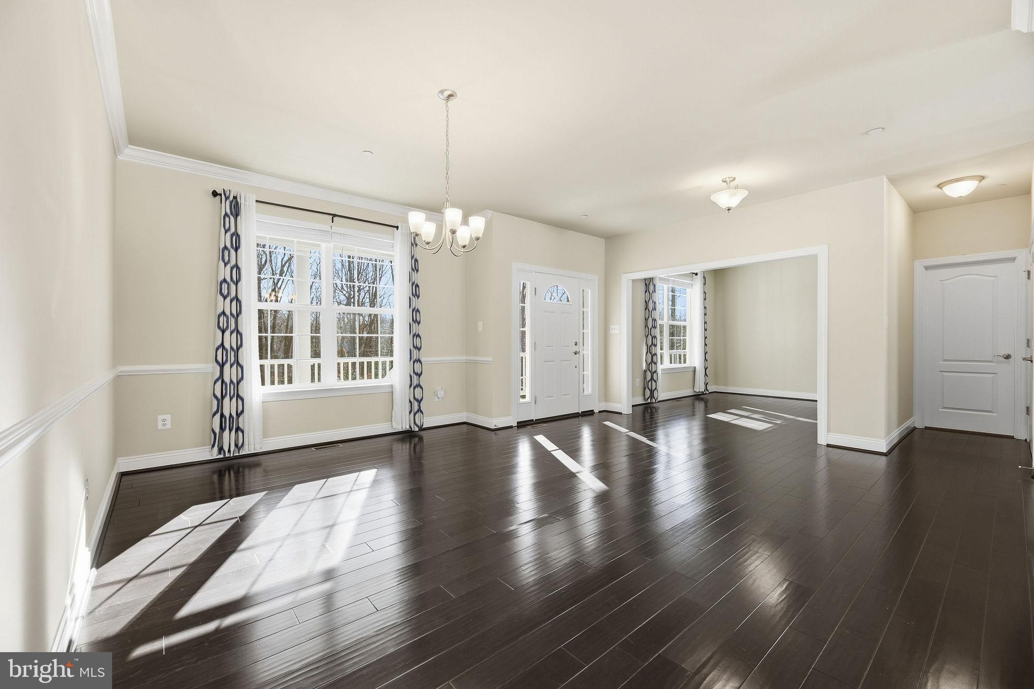 OAKLAND HALL - Residential