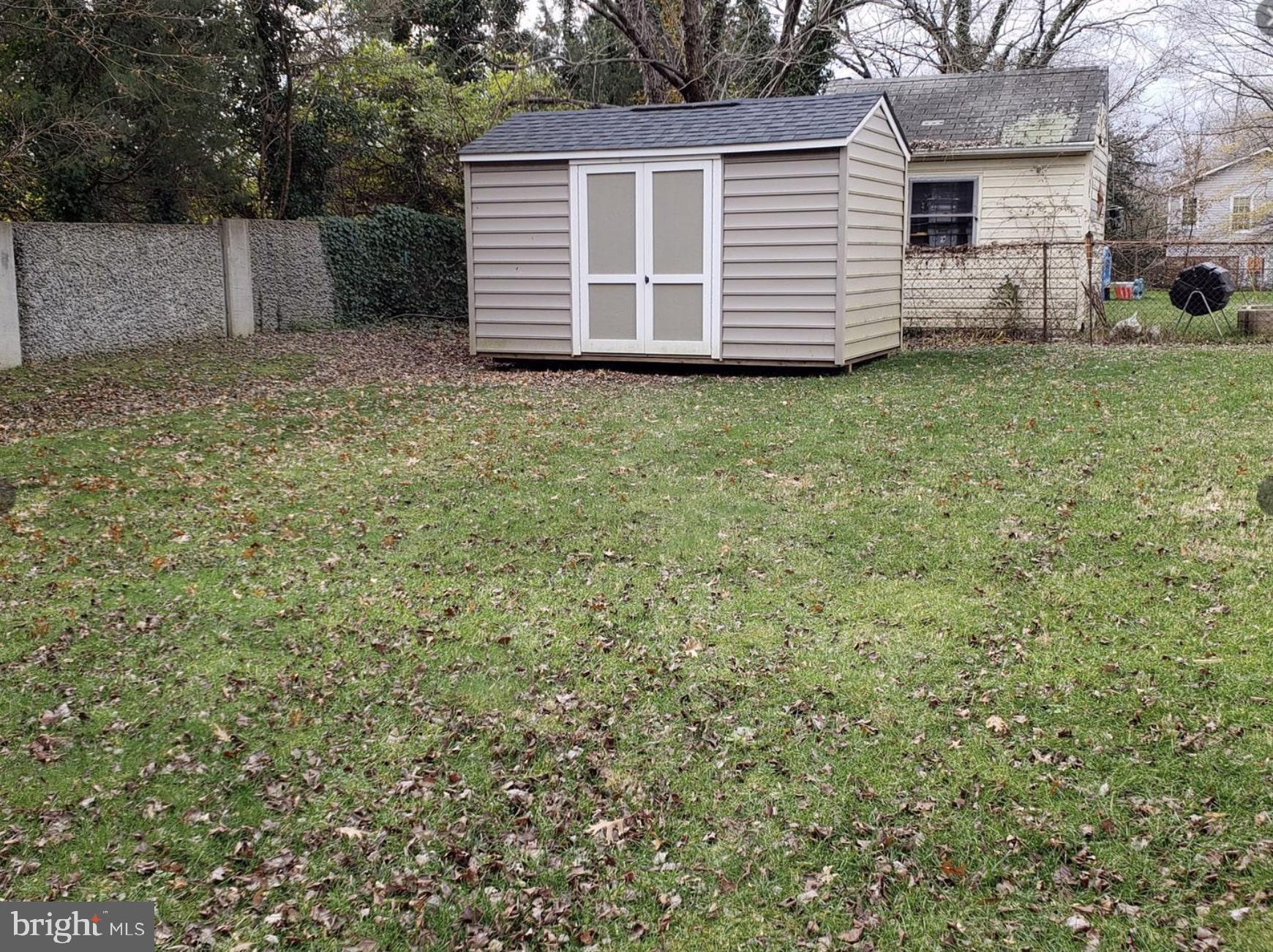 BOULEVARD MANOR - Residential Lease