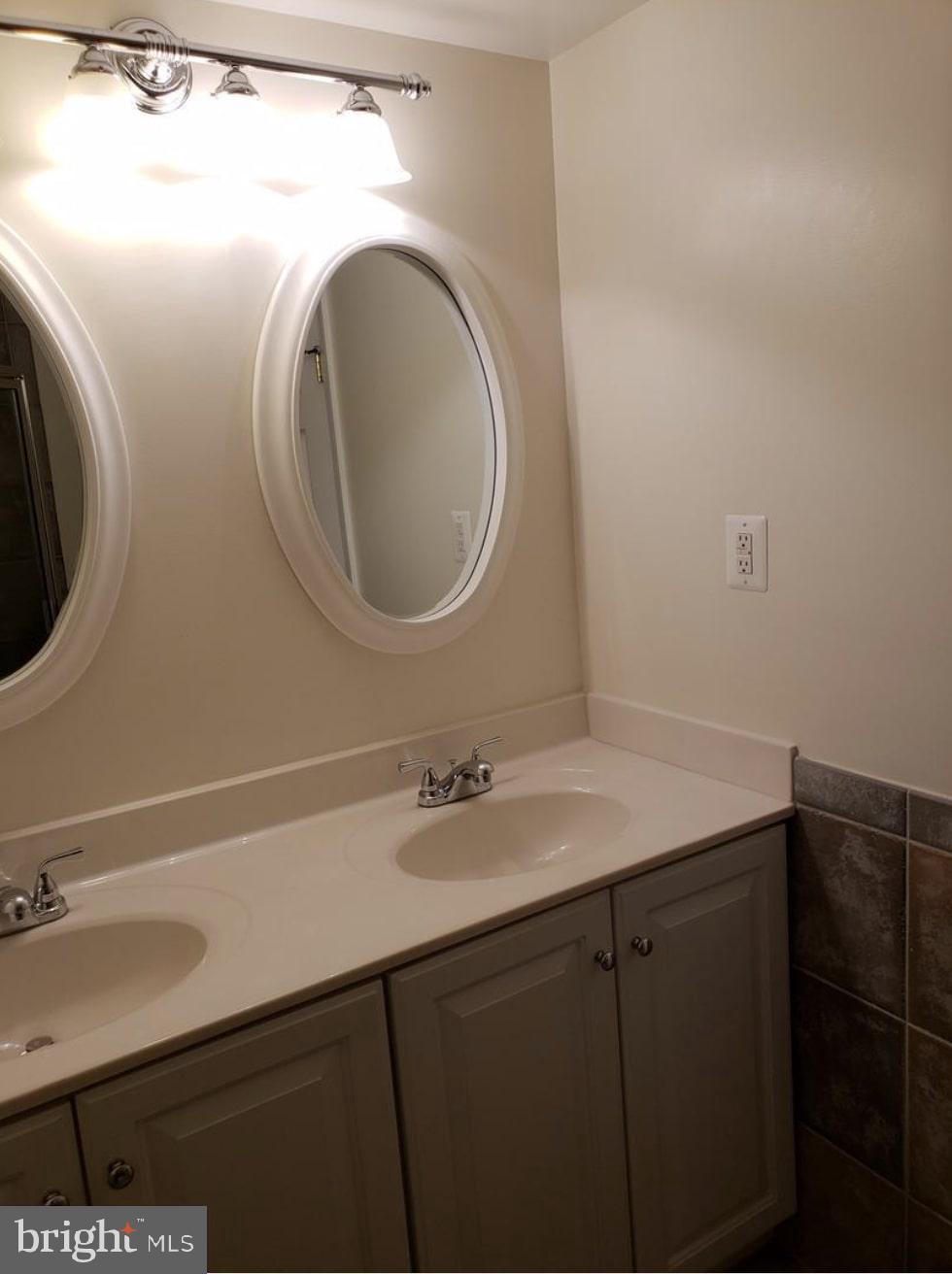 BOULEVARD MANOR - Residential Lease