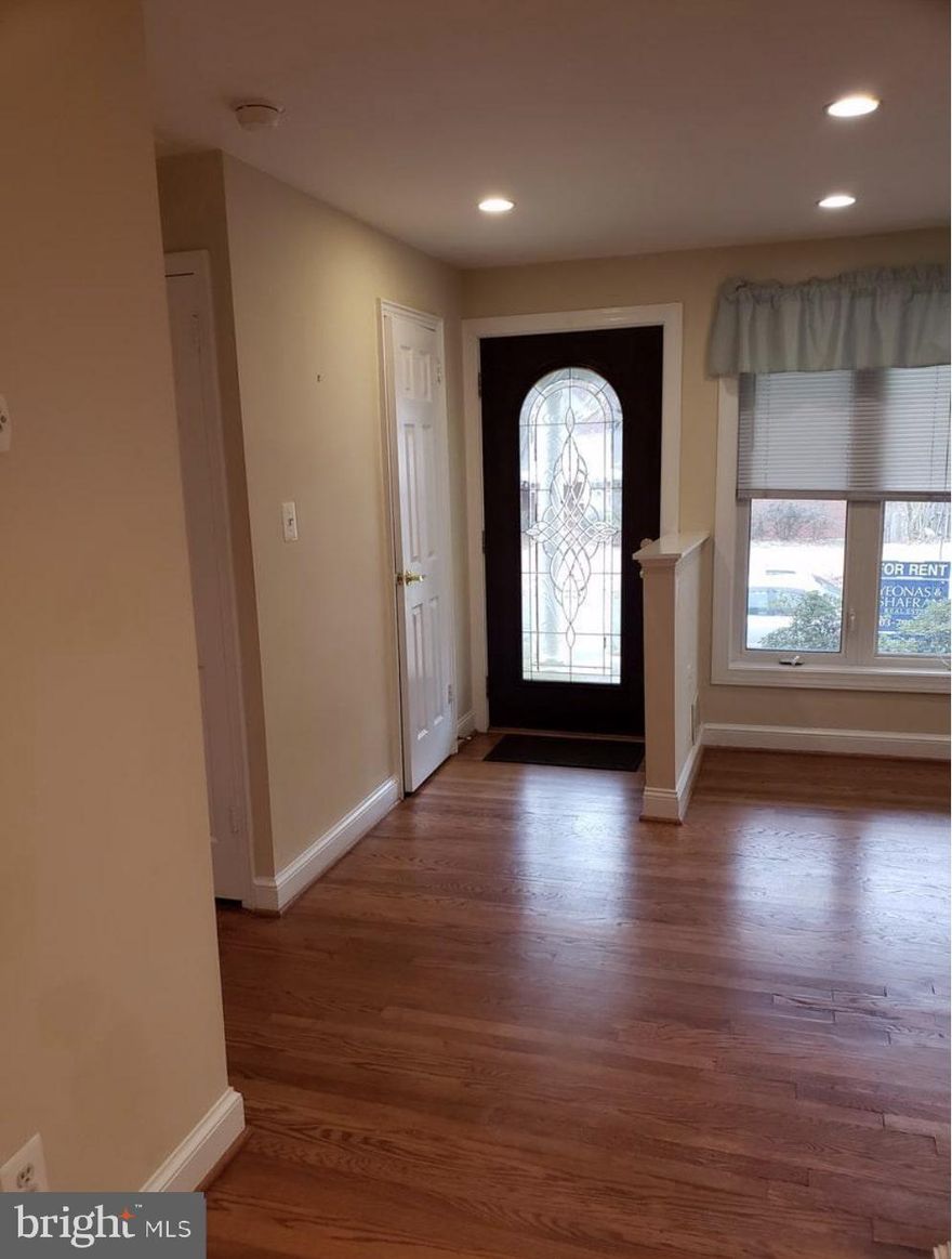 Great single family home in Boulevard manor on a quiet street with a cul-de-sac at the end.  Walk to bluemont park and less than a mile to Willston Centre with retail shopping,  grocery and restaurants.  Carport and driveway plus plenty of street parking.  Spacious and fully fenced in backyard with a storage shed for tenant use.