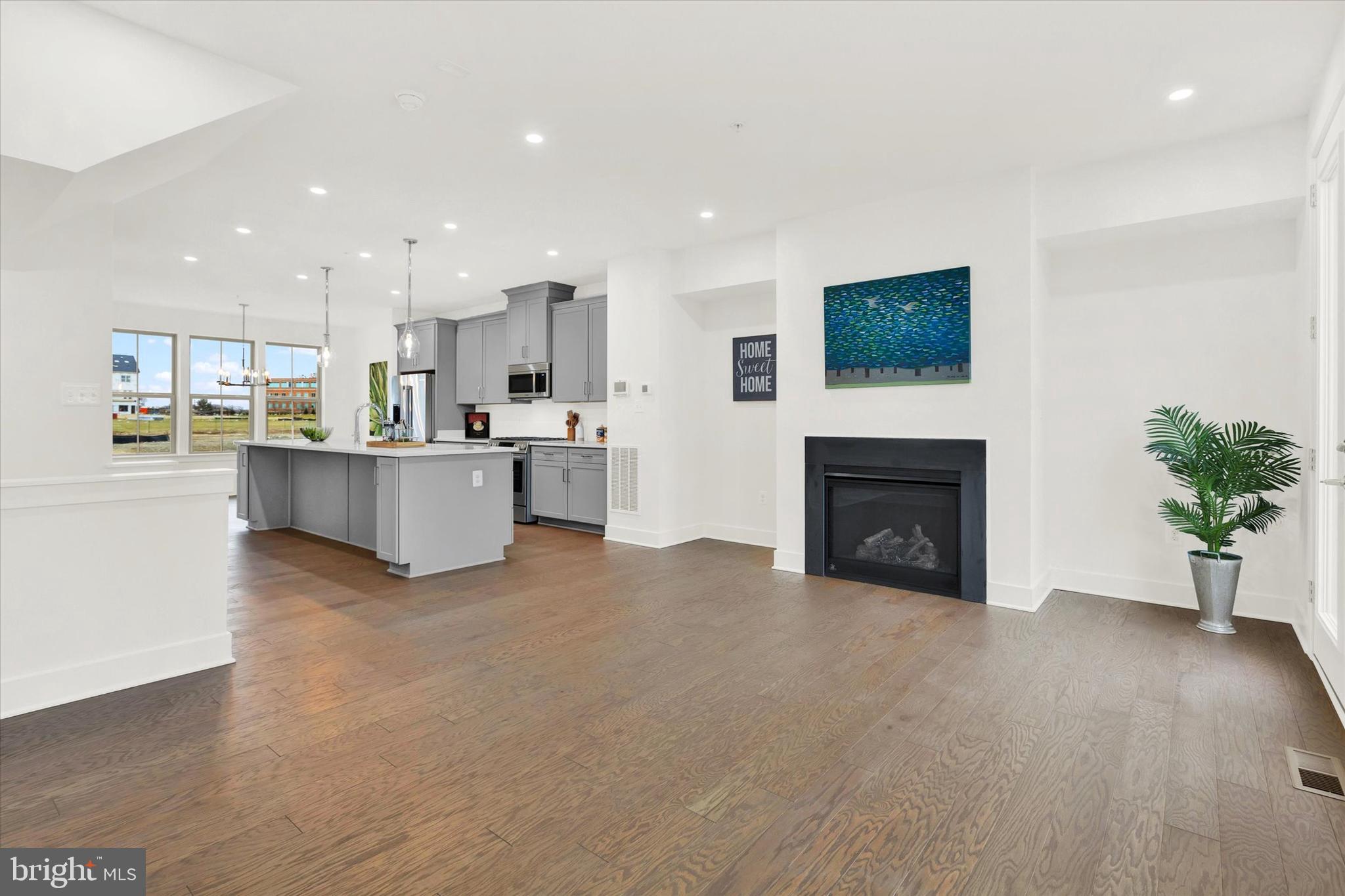 THE GROVE - Residential Lease