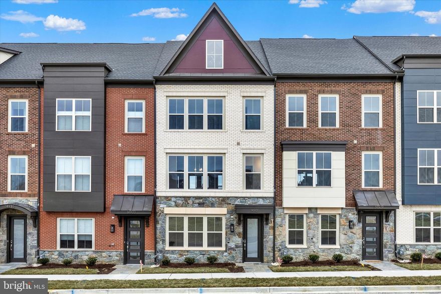 Craftmark Homes Brand New Townhome in Rockville in The" Grove "New Community ** Wootton HS **Stone Mill ES,  3 Beds,  2 Full Baths,  2 Half Baths,  with  2 CAR Garage,  all BOSCH  Kitchen Appliances with Quartz countertop with Gas Fireplace, Programmable Thermostat, The community will offer a Pool, Clubhouse, Soccer Field, Dog Park, Bike and Walking Trails in the future  ***Location , Location  Walk to Trader Joes's and Travilah shopping center, Lifetime fitness, Shady Grove Adventist Hospital, John Hopkins university in 5 min