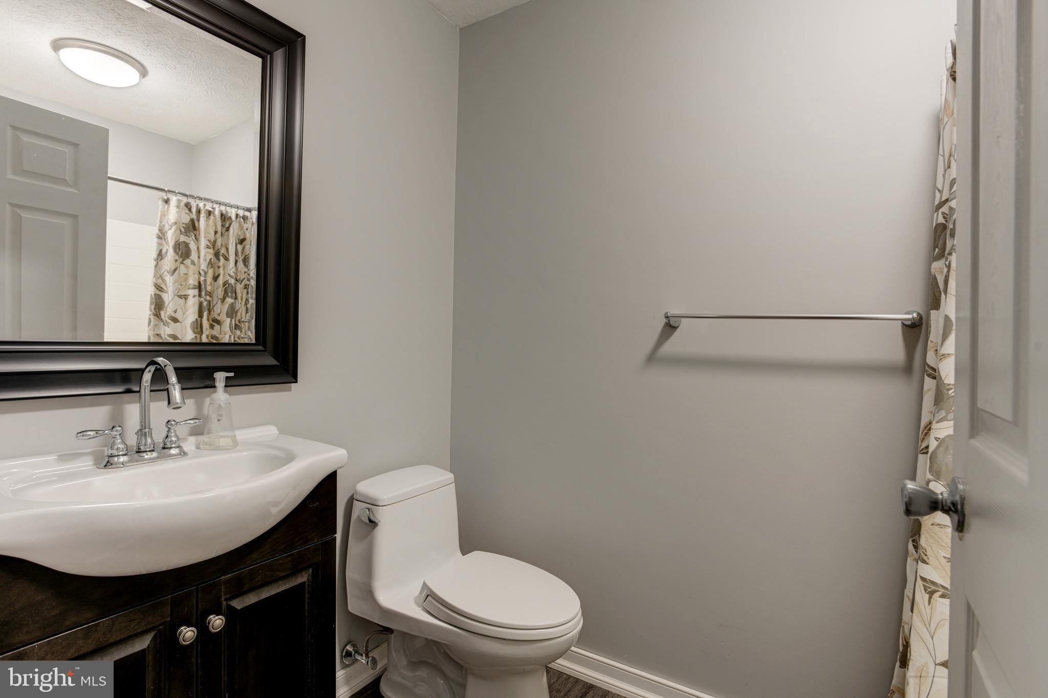 BRENTWOOD CONDO - Residential