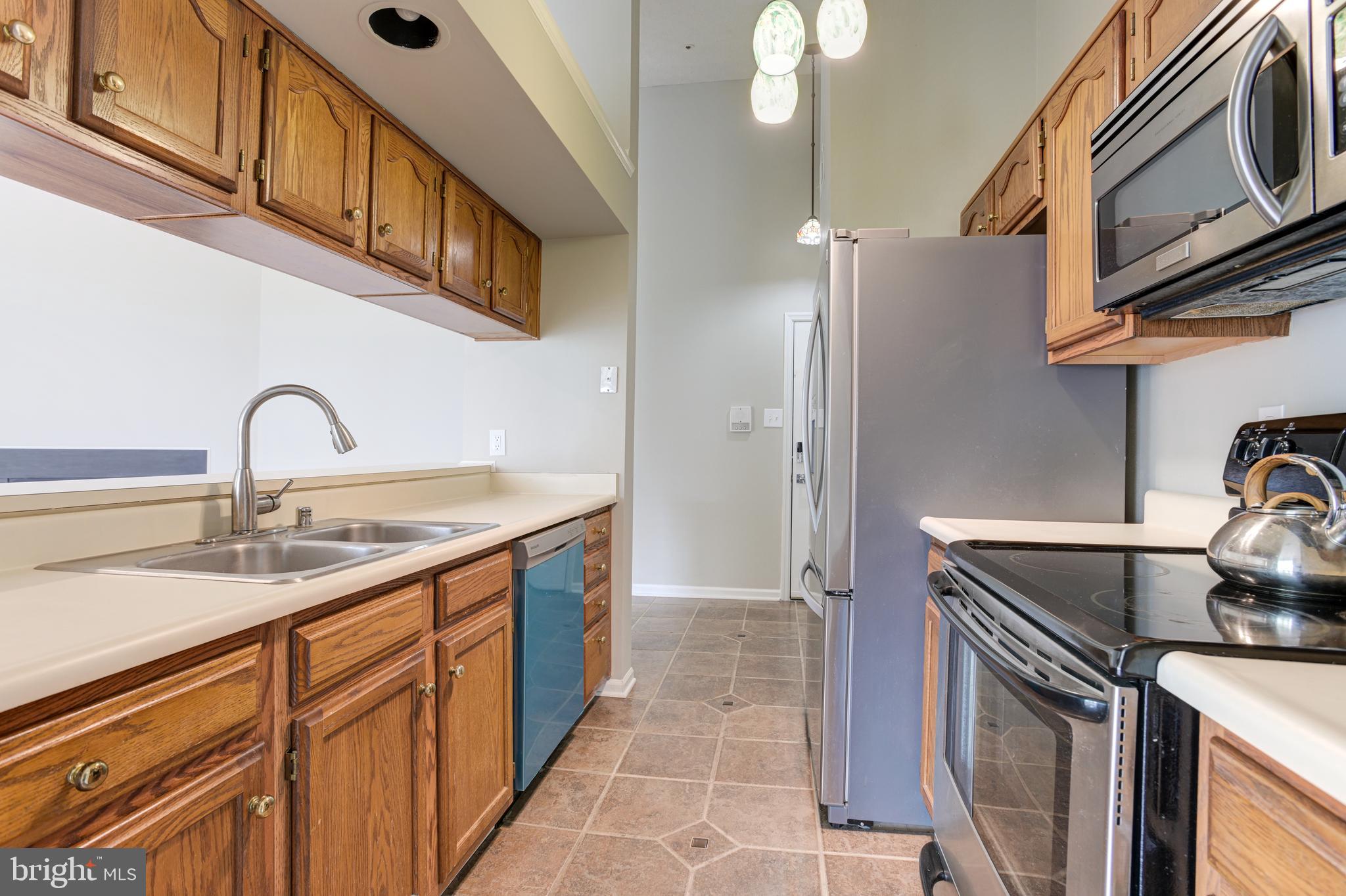 BRENTWOOD CONDO - Residential