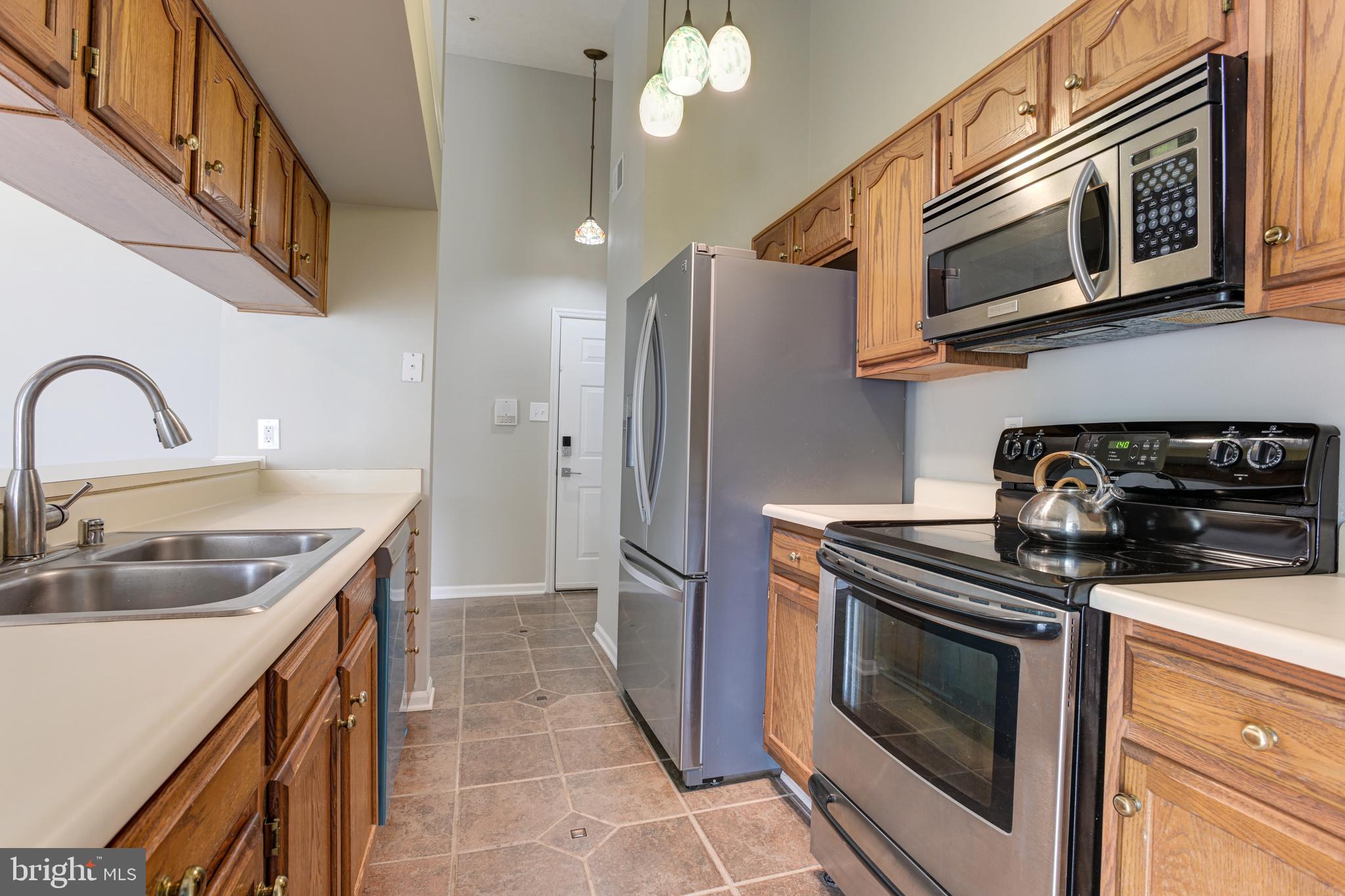 BRENTWOOD CONDO - Residential