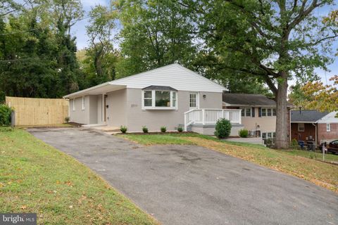 Photo of 2711 Groveton Street, ALEXANDRIA, VA 22306 (MLS # VAFX2274404)