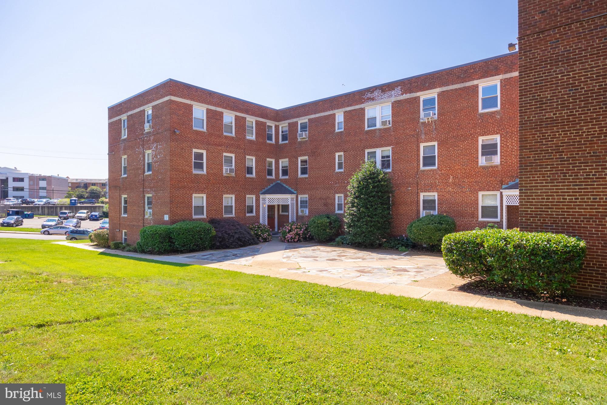 ARLINGTON - Residential Lease