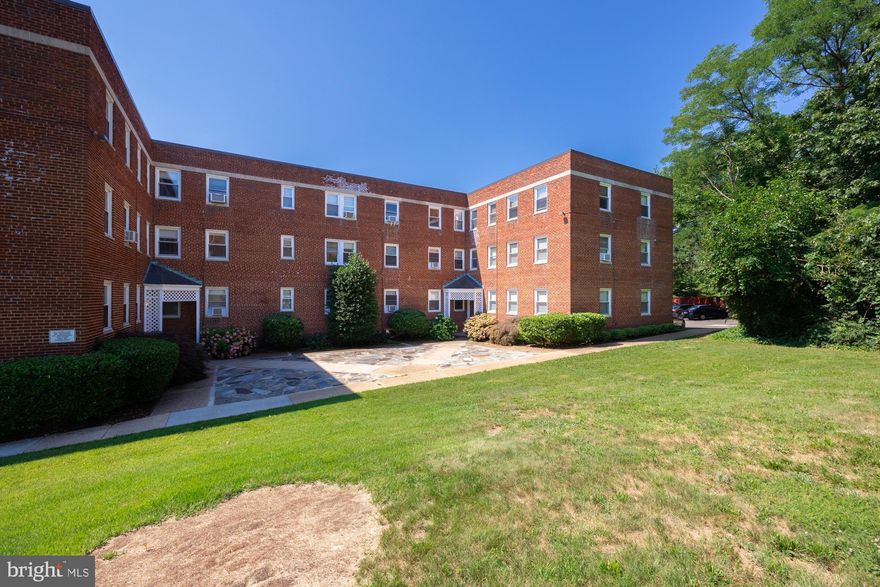 ALL UTILITIES INCLUDED! Freshly renovated 2 bedroom 1 bathroom unit in North Arlington.  Gourmet kitchen with gas stove, brand new cabinets, laminate flooring and appliances. Spacious living/dining room is light-filled and and perfect for entertaining. Shower/bathtub is completely tiled in a bright clean white. Ceiling fan in bedrooms. 1.3 miles to Ballston-Metro Station and close to shopping, entertainment and dining. 1 parking spot and all utilities are included in rent. Internet/ Cable is separate.  Very spacious laundry room in the basement of the building.