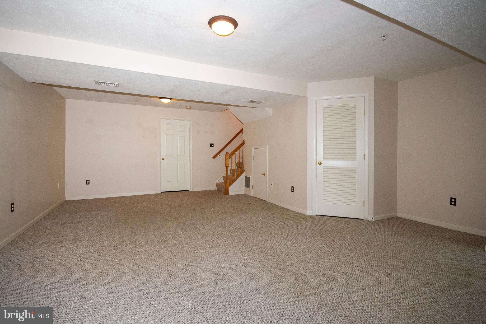 CONSTANT FRIENDSHIP - Residential Lease