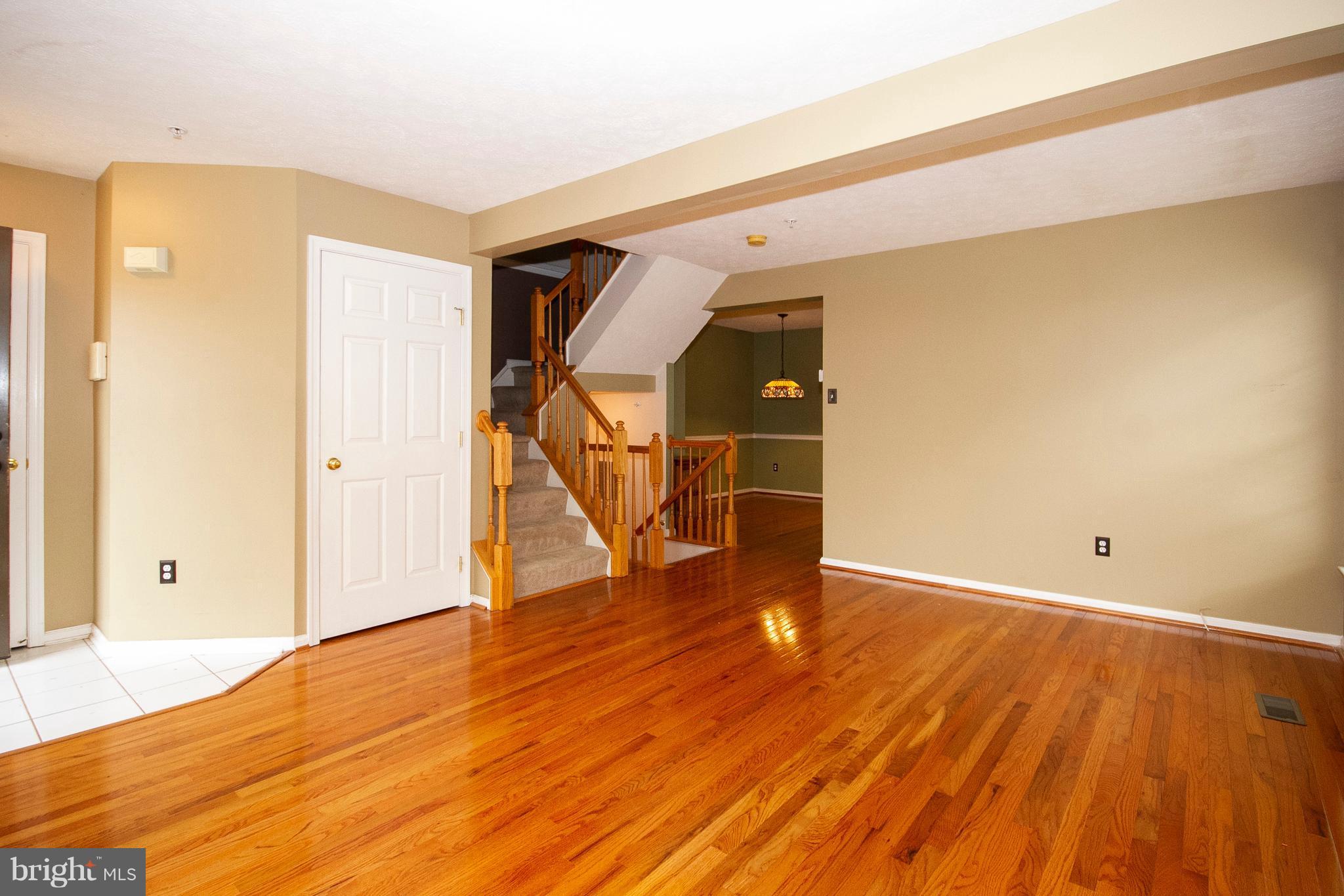 CONSTANT FRIENDSHIP - Residential Lease