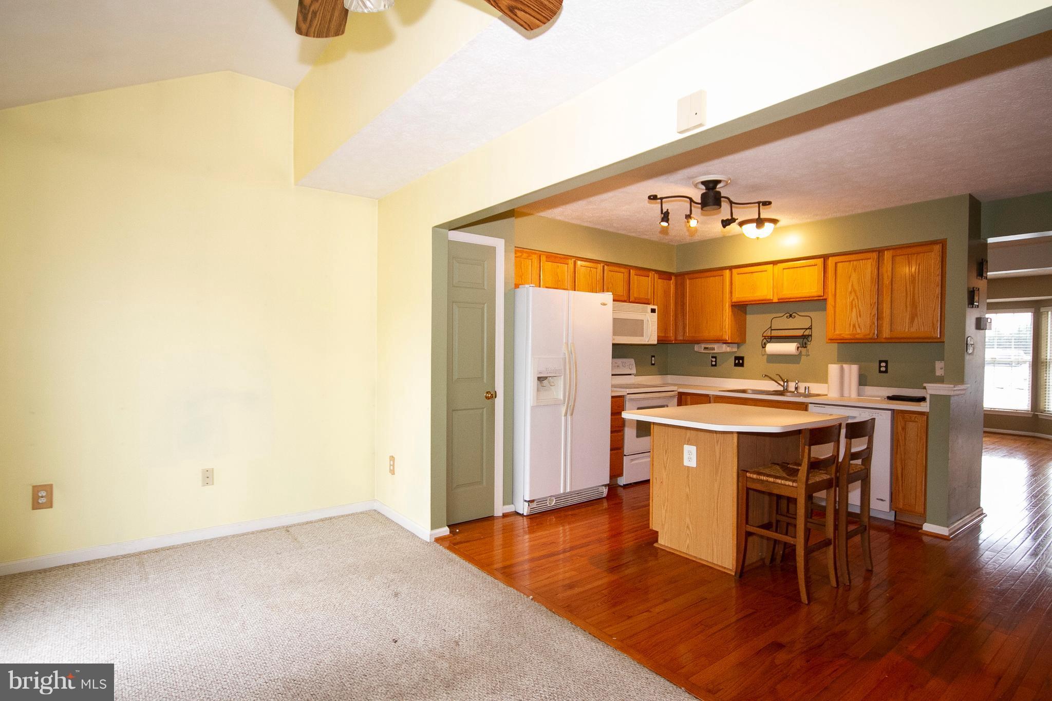 CONSTANT FRIENDSHIP - Residential Lease