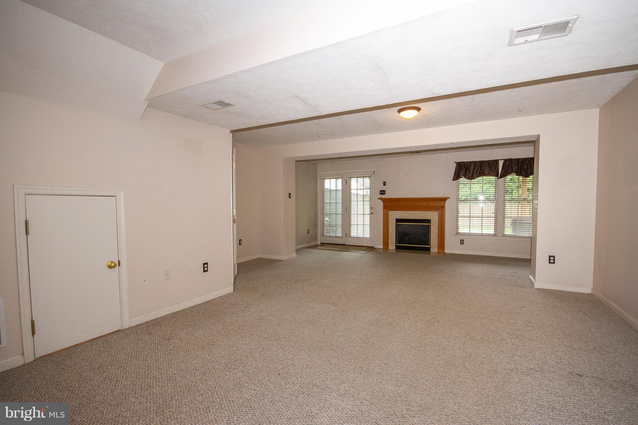 CONSTANT FRIENDSHIP - Residential Lease