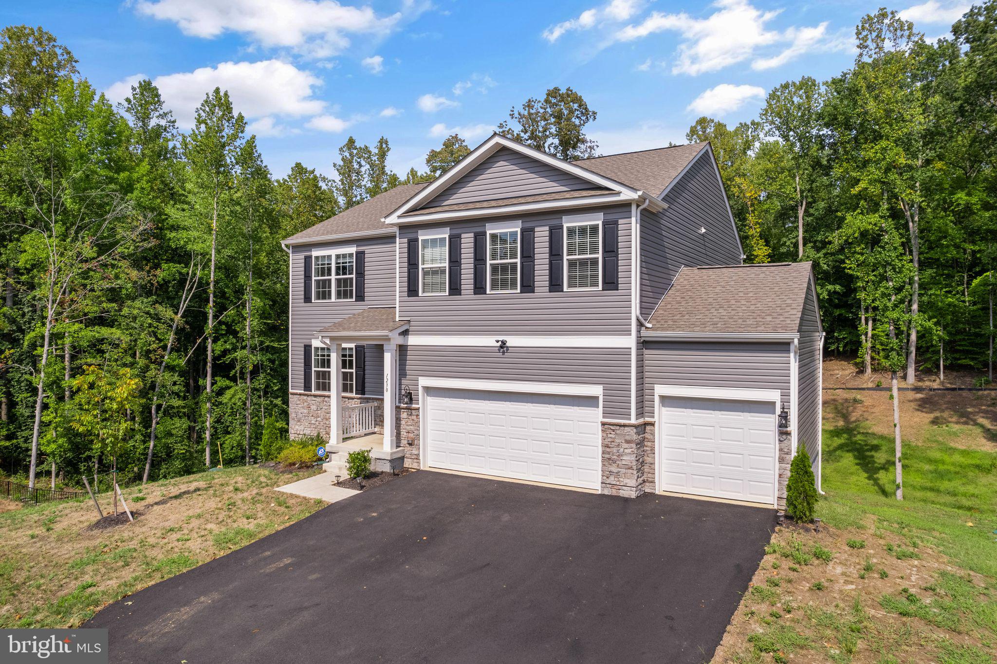 AQUIA OVERLOOK - Residential Lease