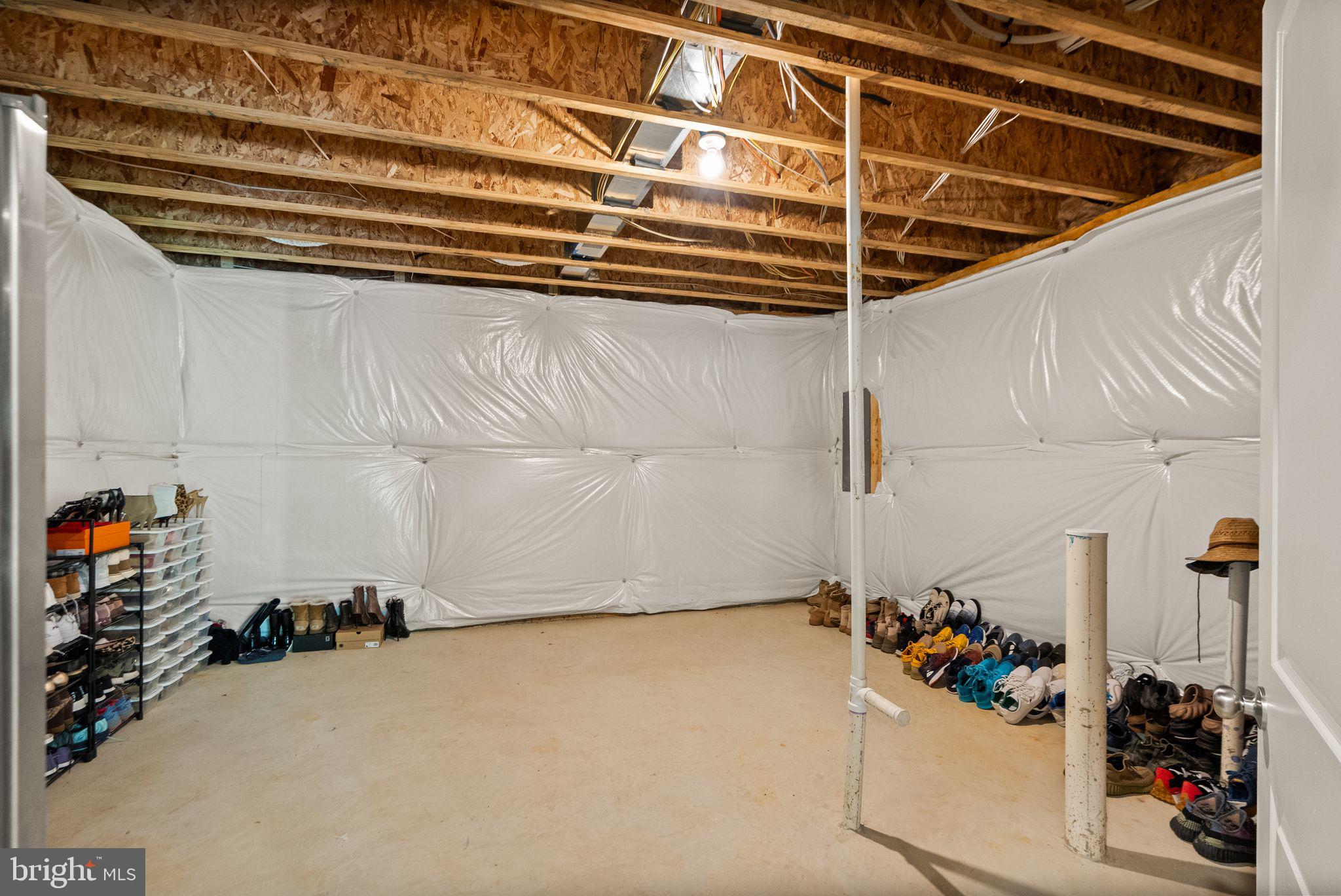 AQUIA OVERLOOK - Residential Lease