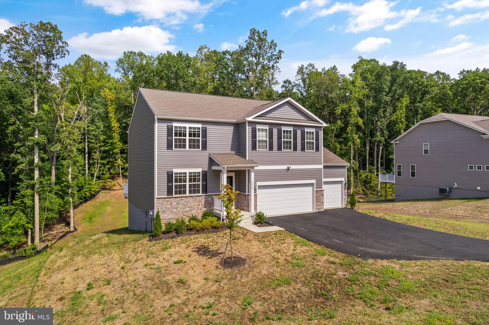 AQUIA OVERLOOK - Residential Lease