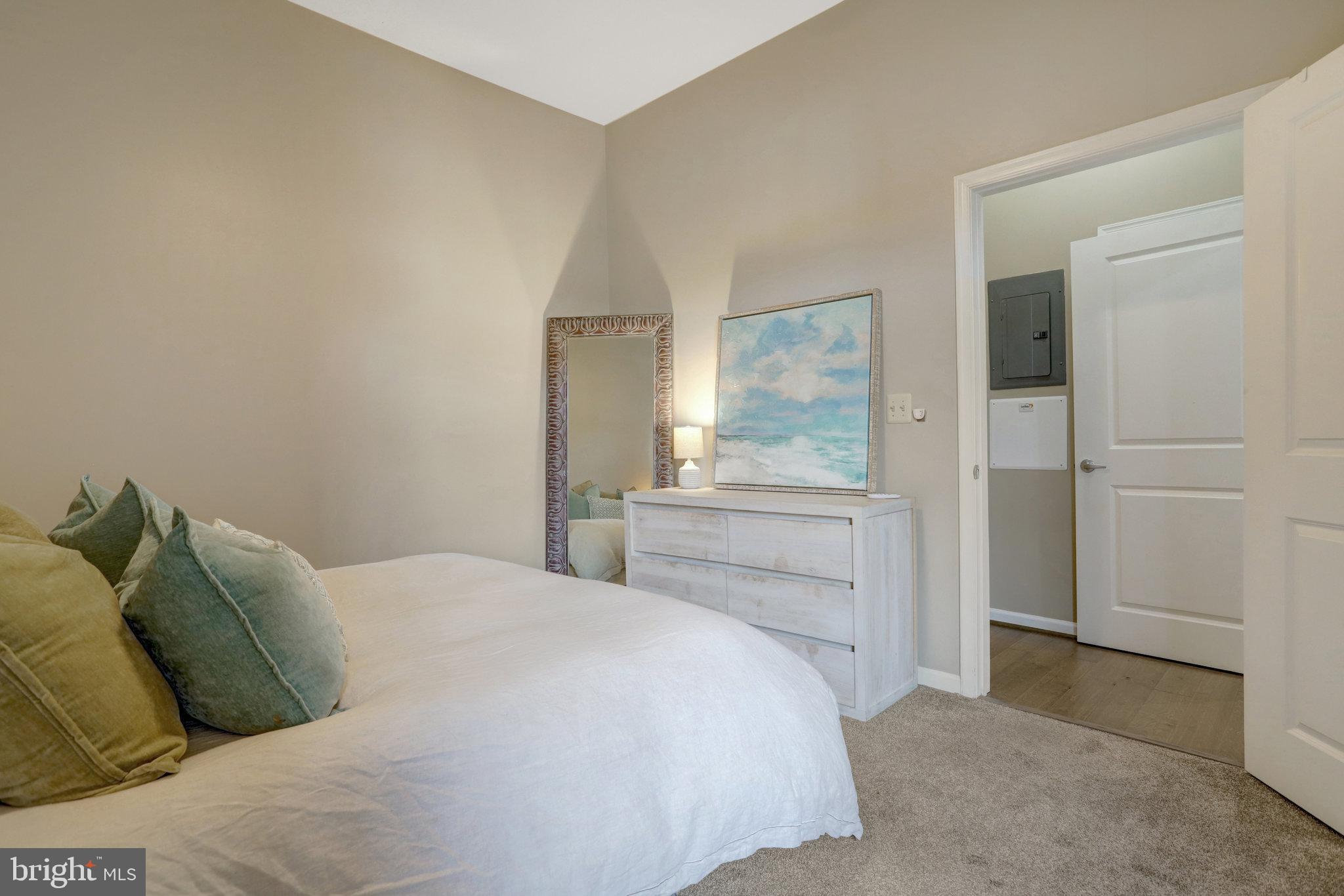 THE ROYALTON - Residential Lease