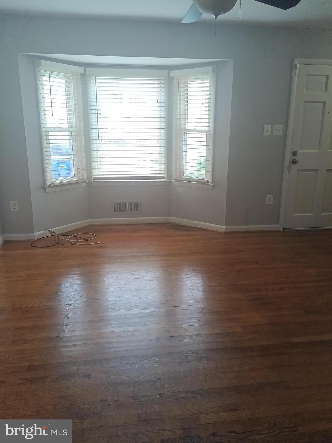 3049 SUNSET LANE 3049