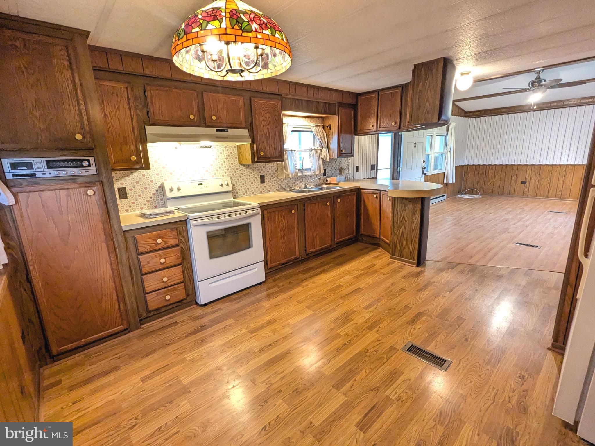 STONY RUN VILLAGE - Residential