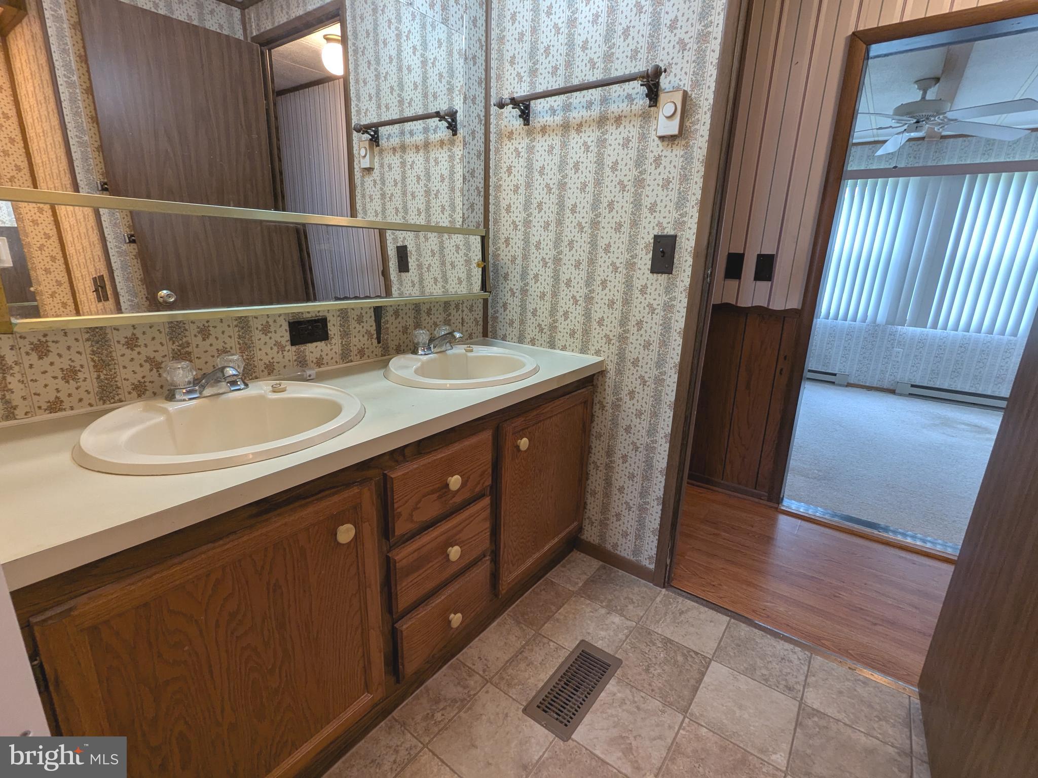 STONY RUN VILLAGE - Residential