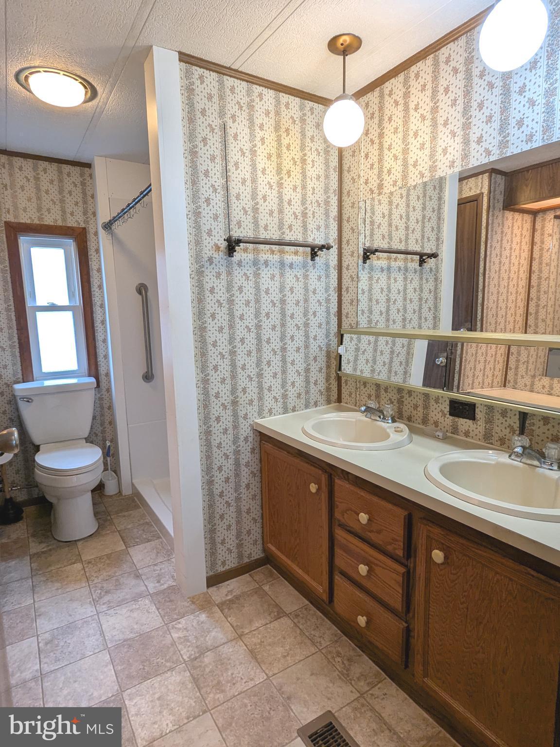 STONY RUN VILLAGE - Residential