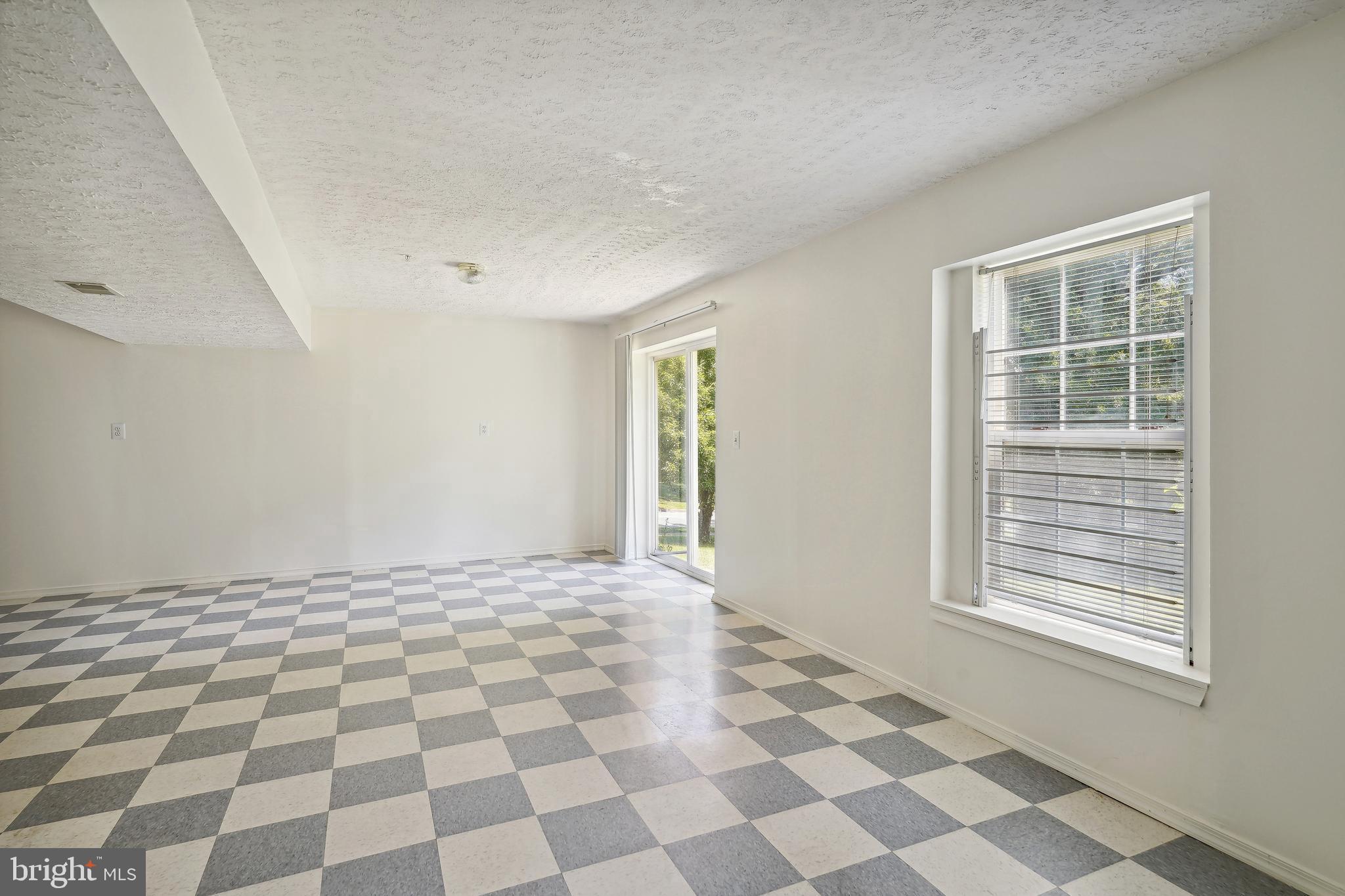 HOLLY HILL FARM - Residential