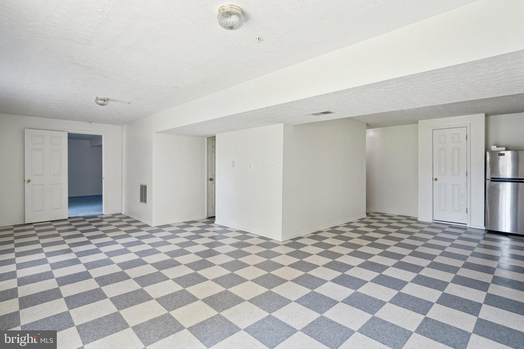 HOLLY HILL FARM - Residential