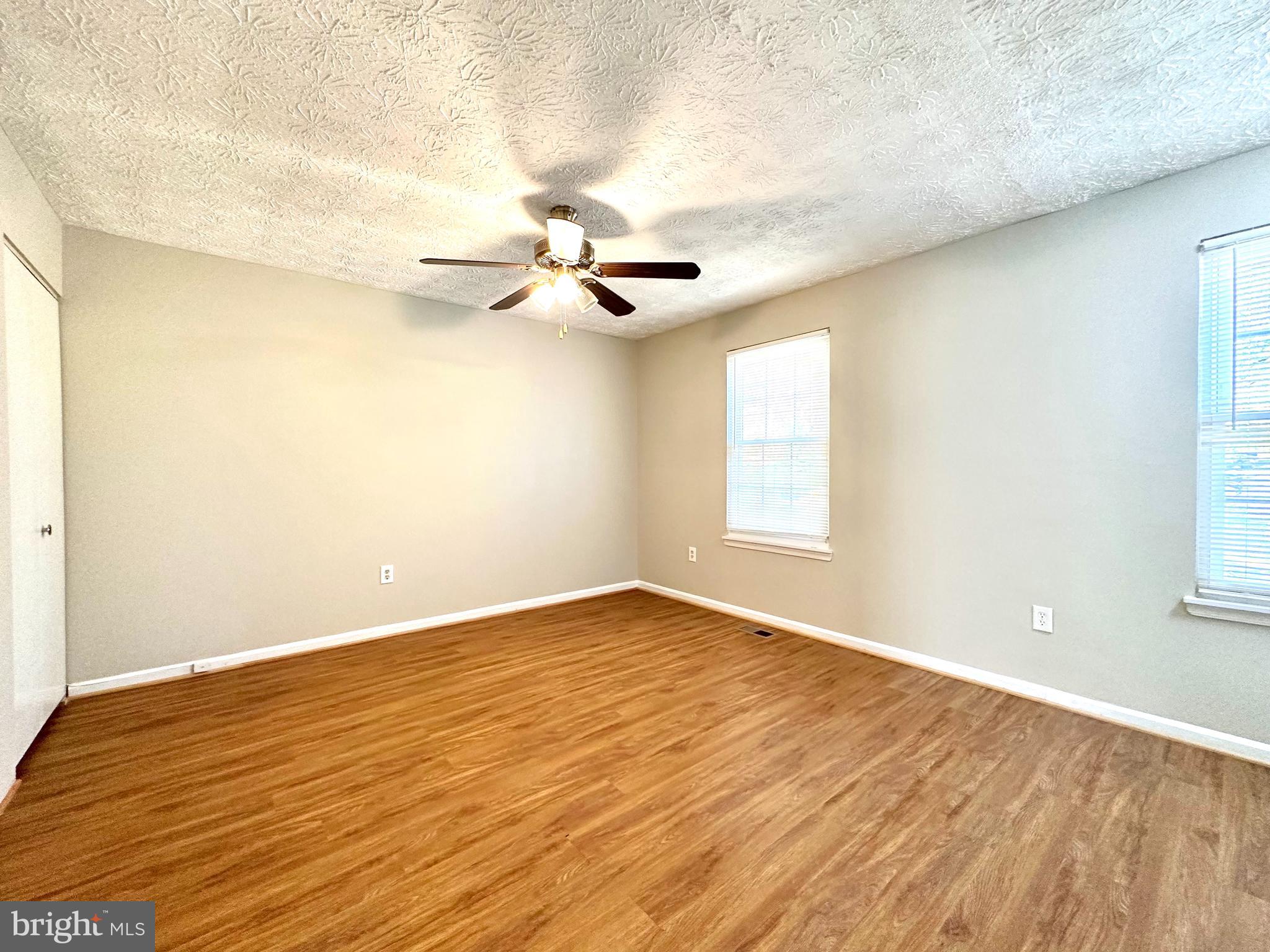 GUNNERS LAKE VILLAGE - Residential Lease