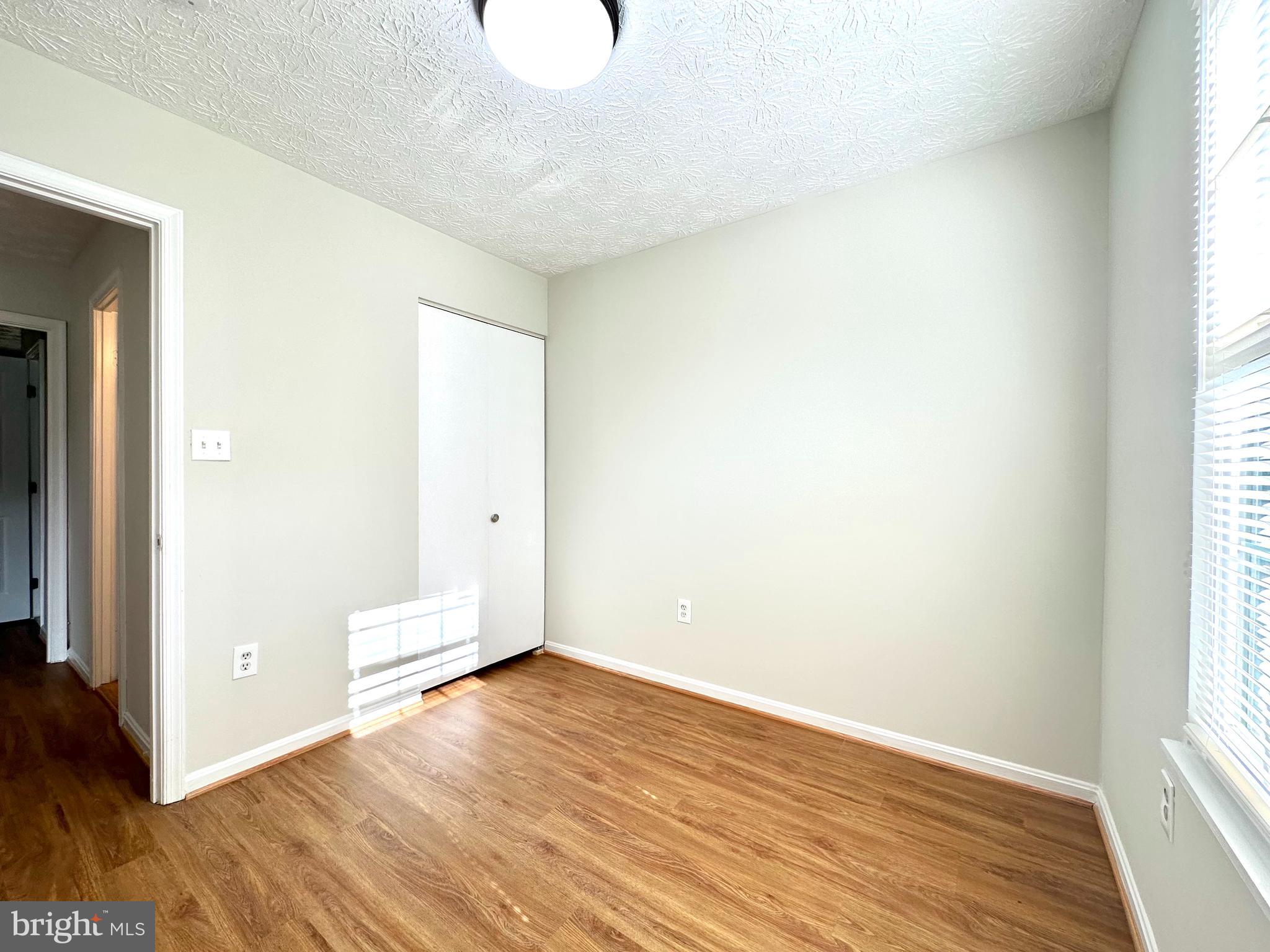 GUNNERS LAKE VILLAGE - Residential Lease