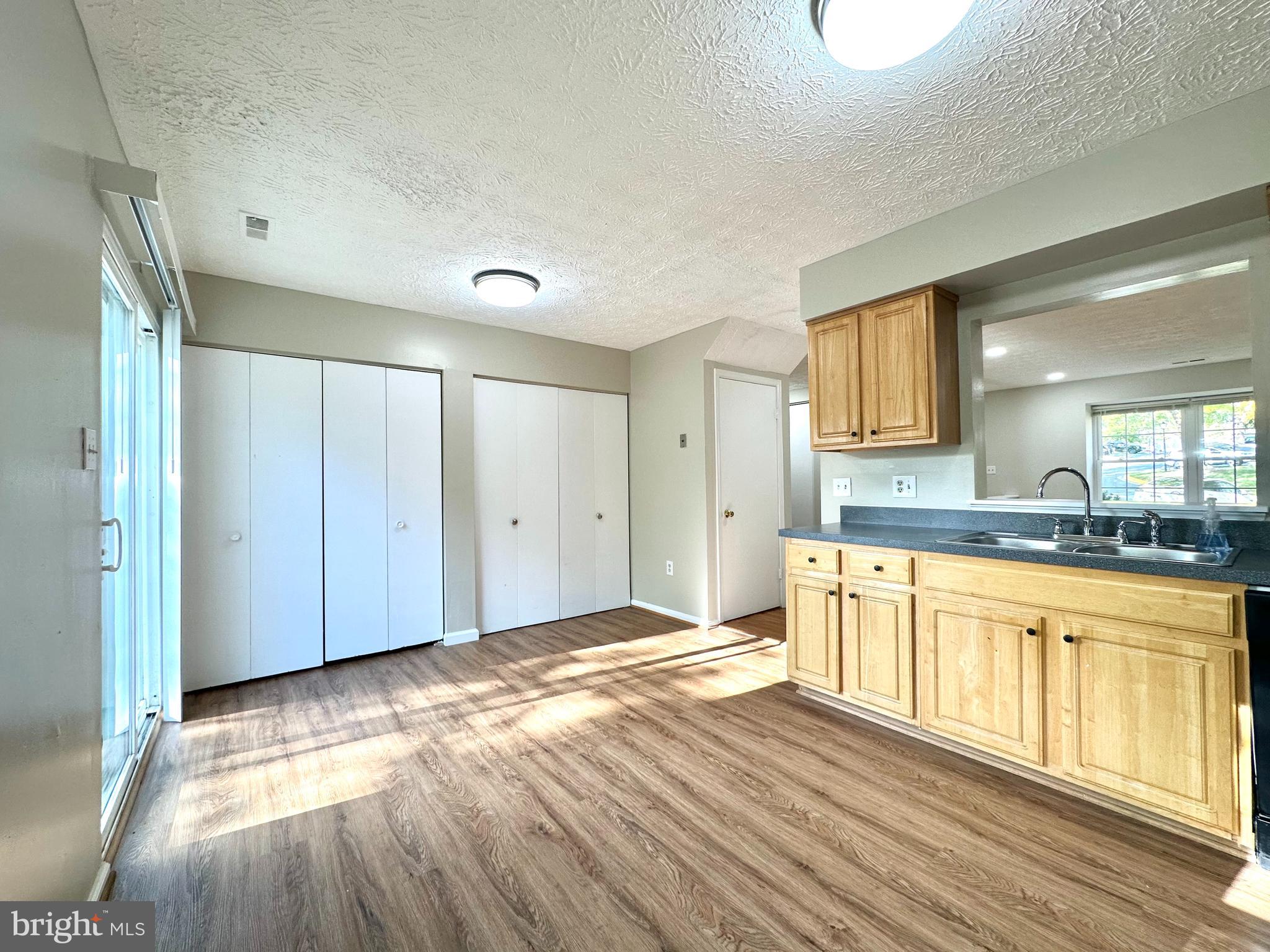 GUNNERS LAKE VILLAGE - Residential Lease