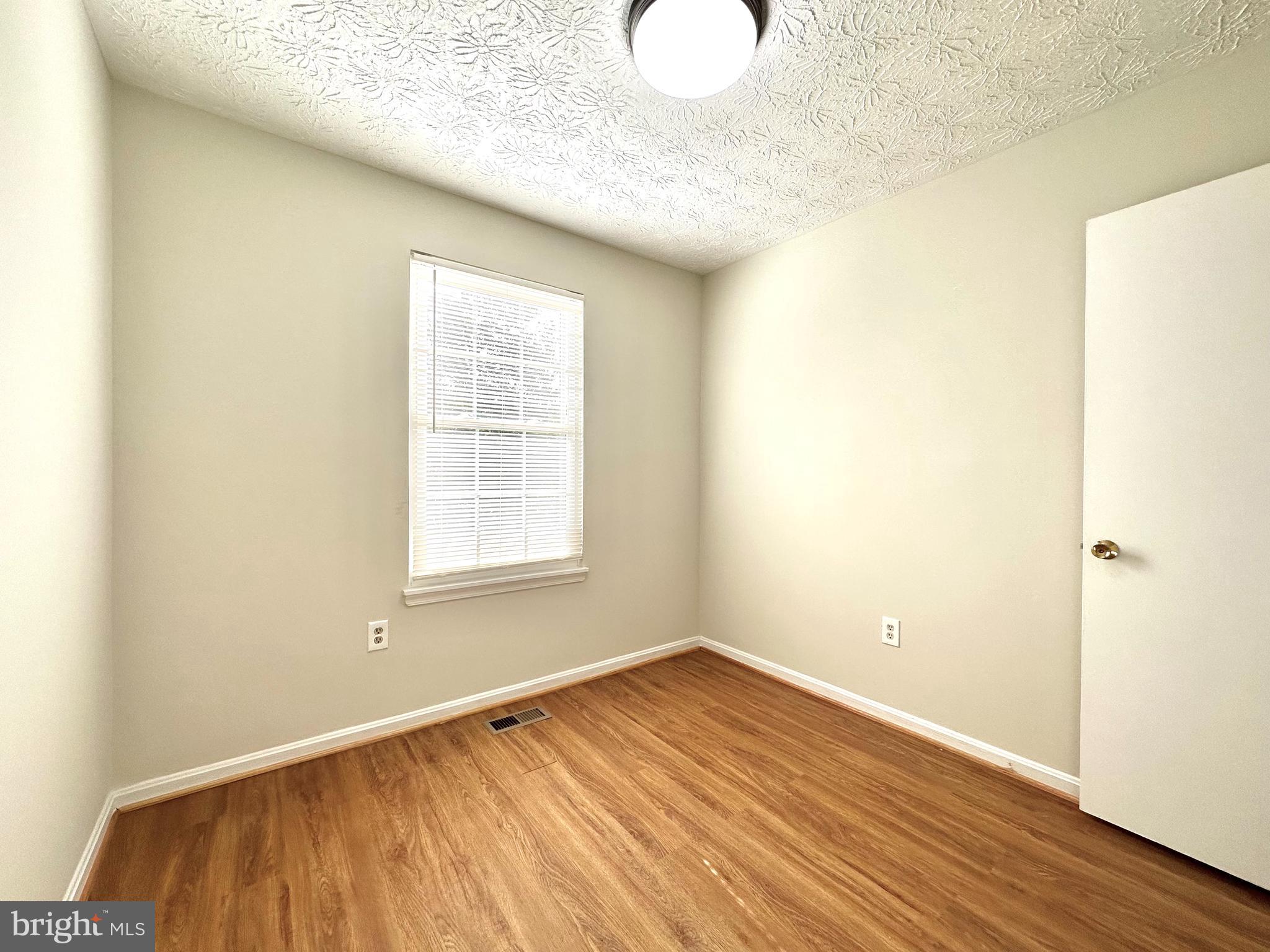 GUNNERS LAKE VILLAGE - Residential Lease