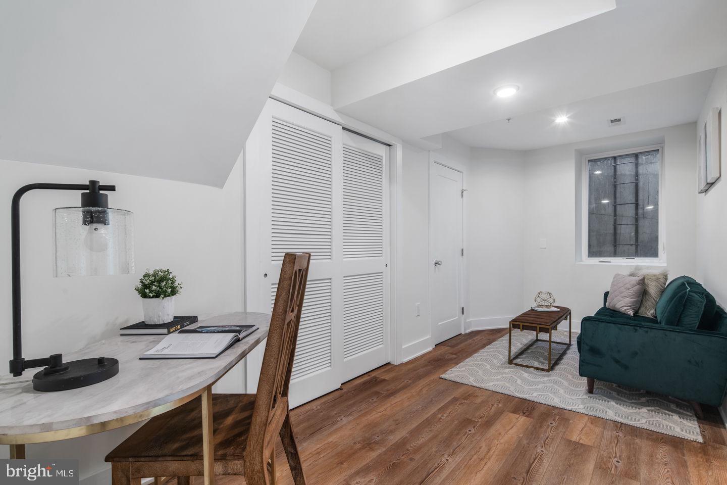 FAIRMOUNT - Residential