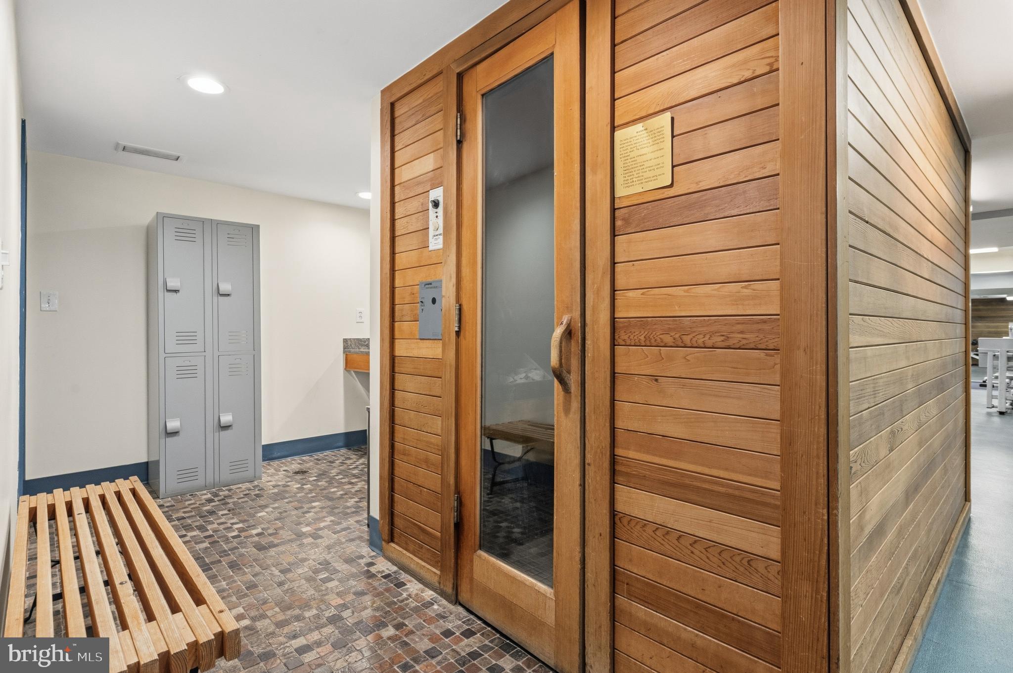 SKYLINE PLAZA - Residential