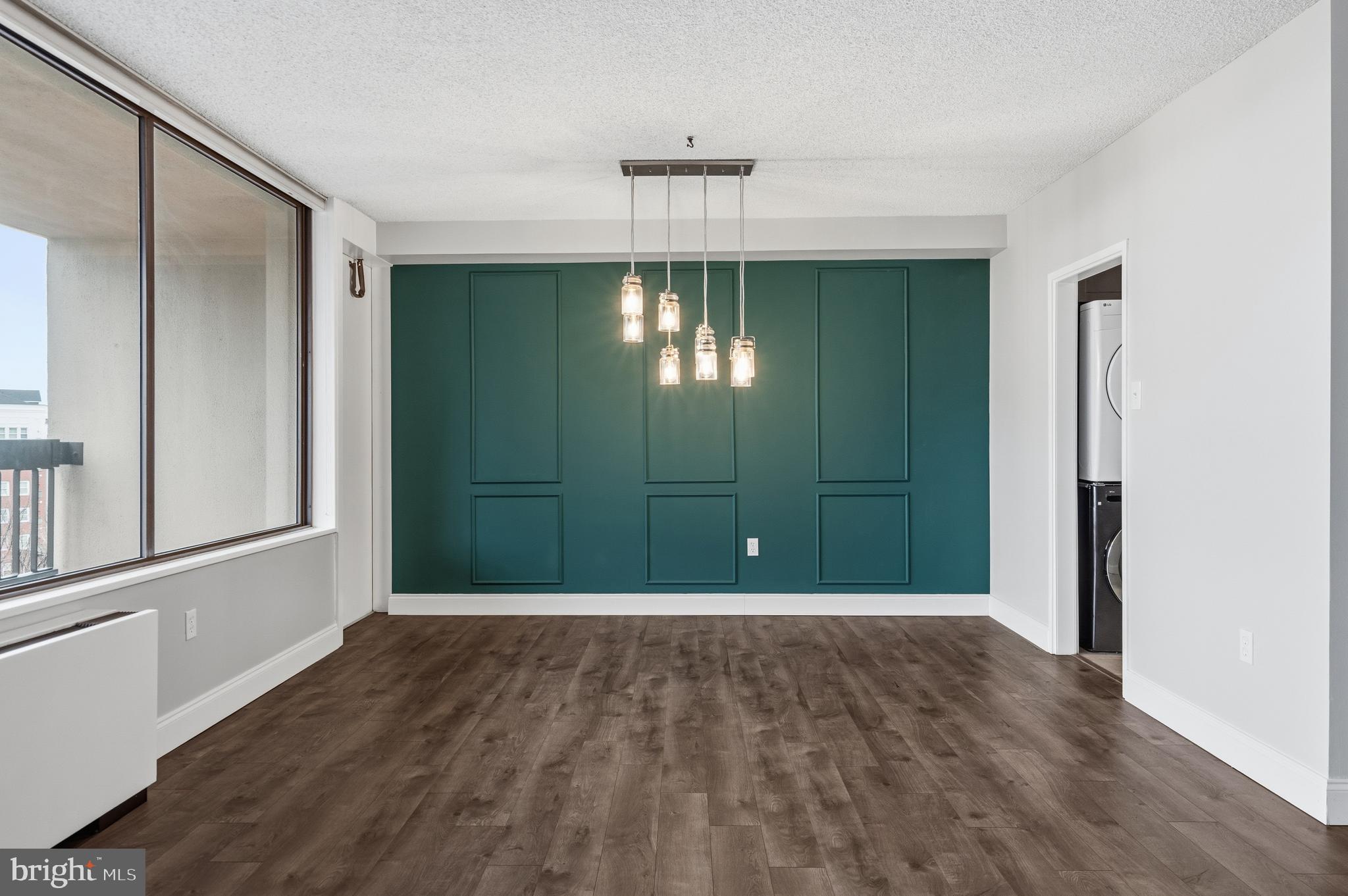 SKYLINE PLAZA - Residential