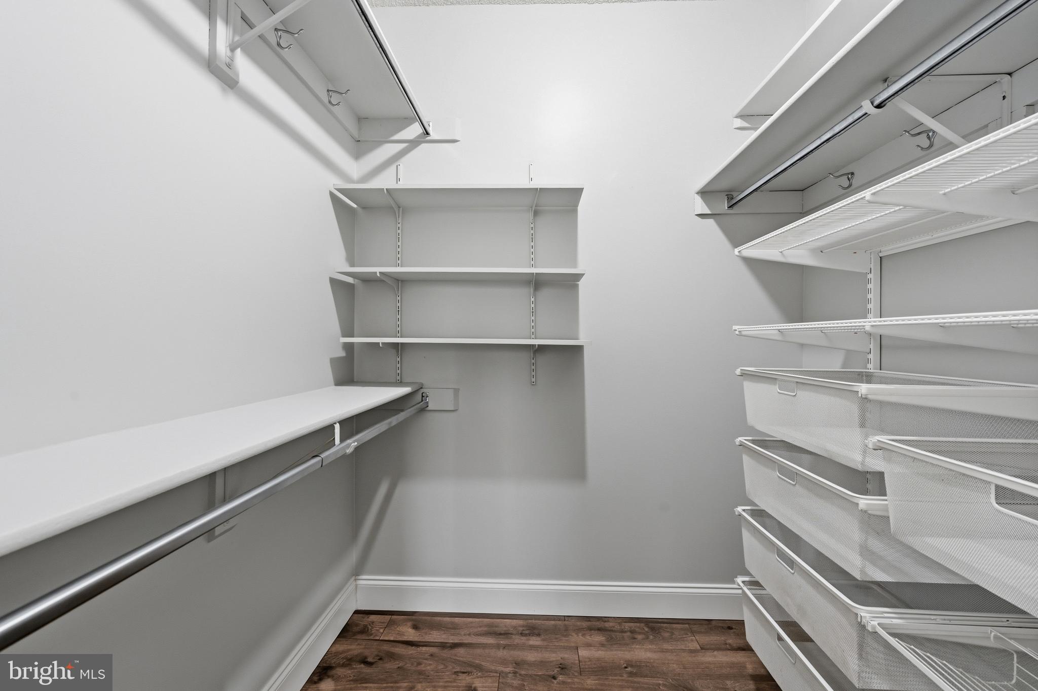 SKYLINE PLAZA - Residential