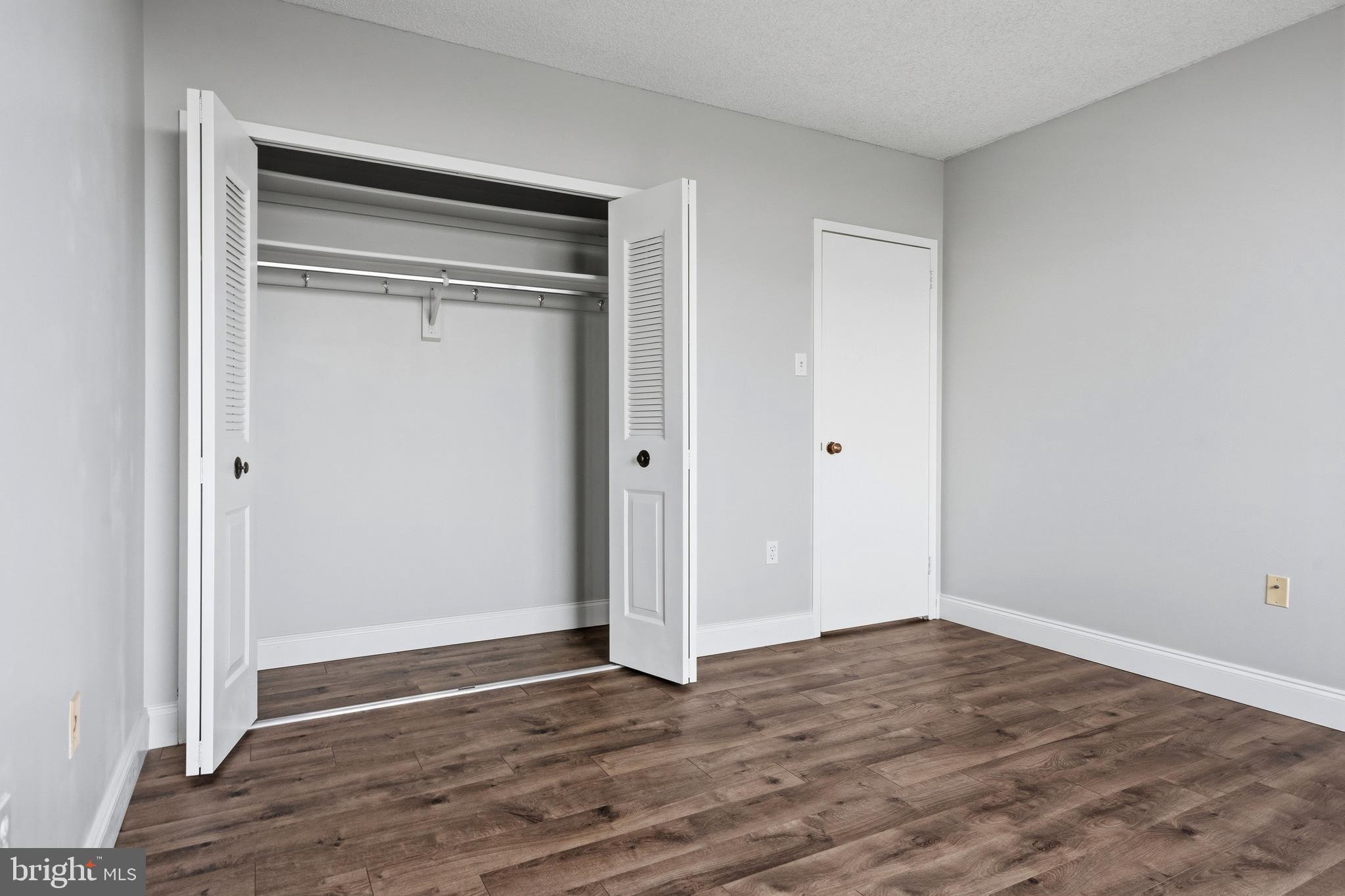 SKYLINE PLAZA - Residential