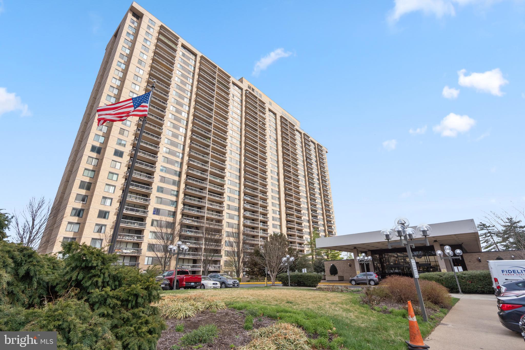 SKYLINE PLAZA - Residential