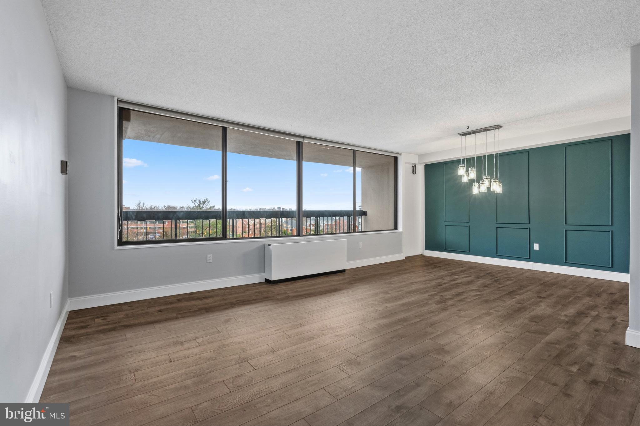 SKYLINE PLAZA - Residential