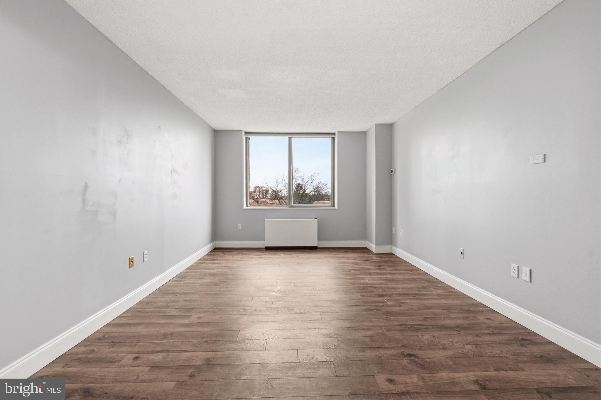 SKYLINE PLAZA - Residential