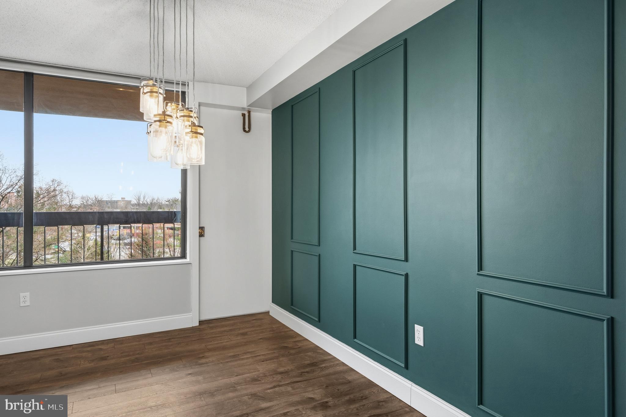 SKYLINE PLAZA - Residential