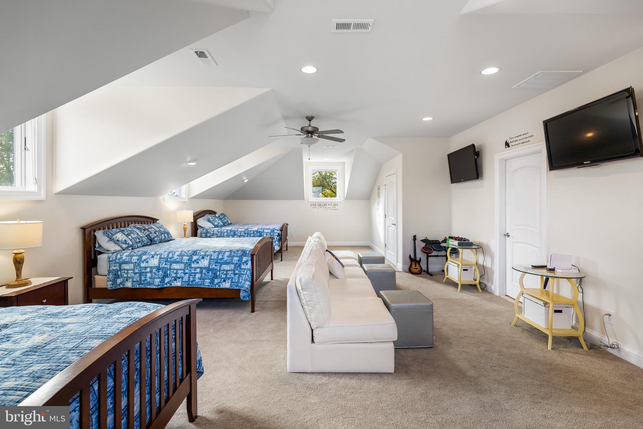 PAYNES POINT - Residential