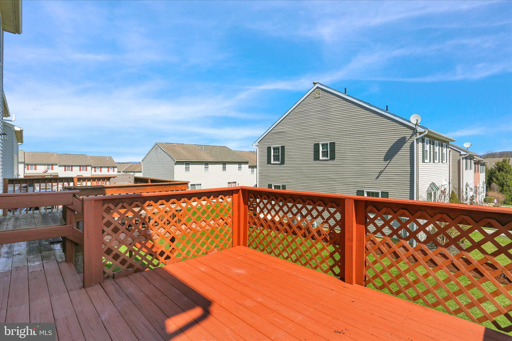 HEATHER KNOLL - Residential